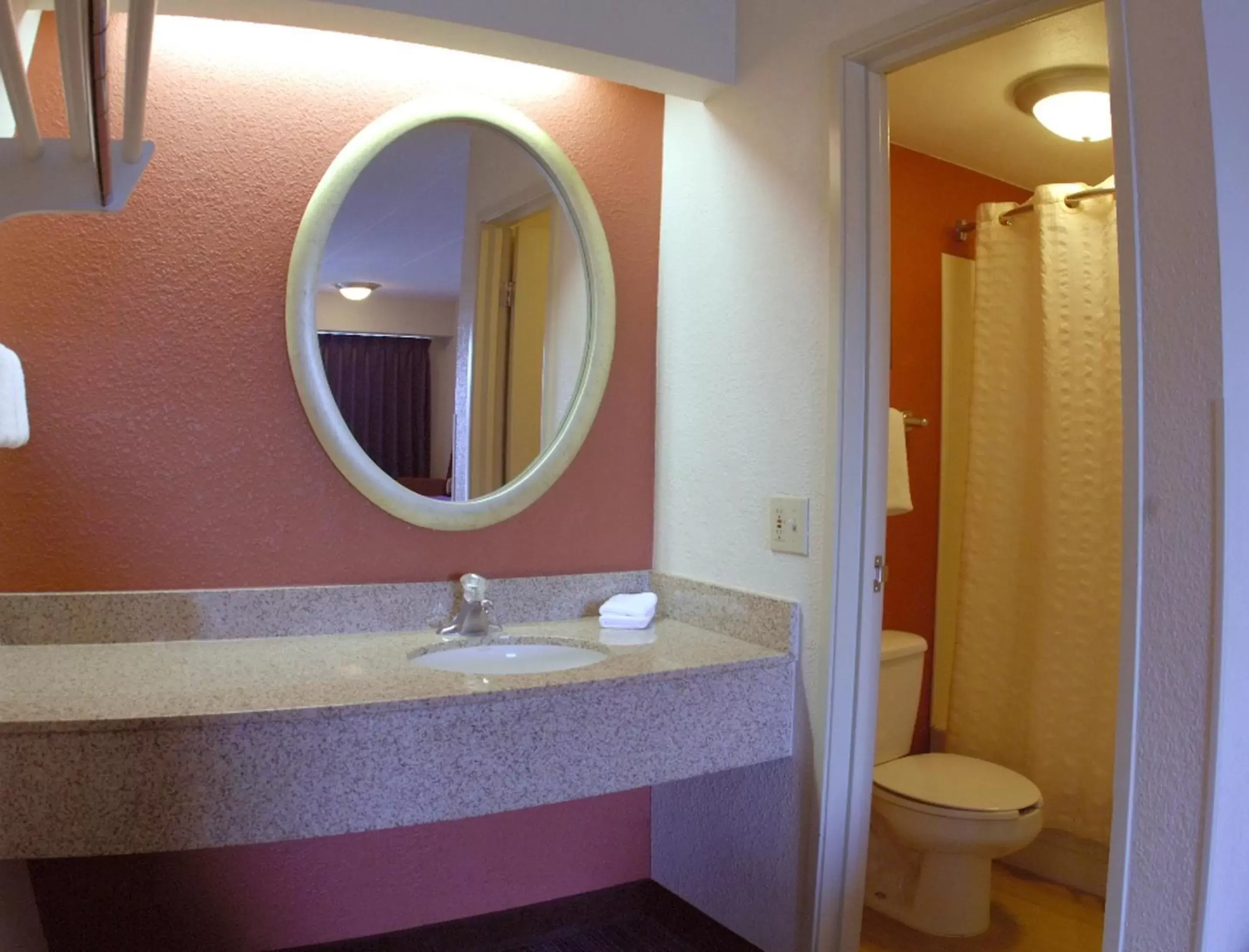 Bathroom in Red Roof Inn Chicago - Joliet