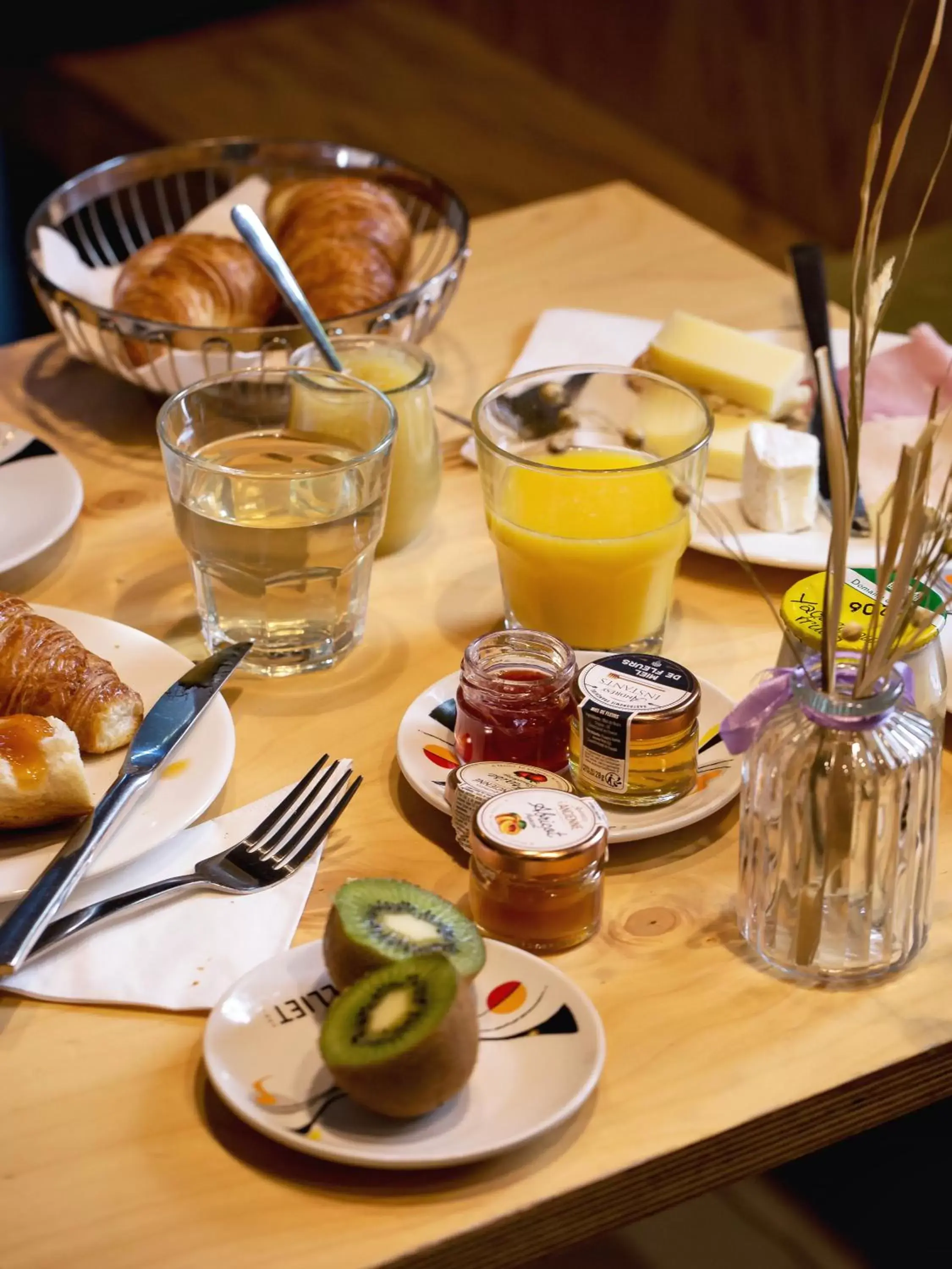 Breakfast in Hôtel Gaston