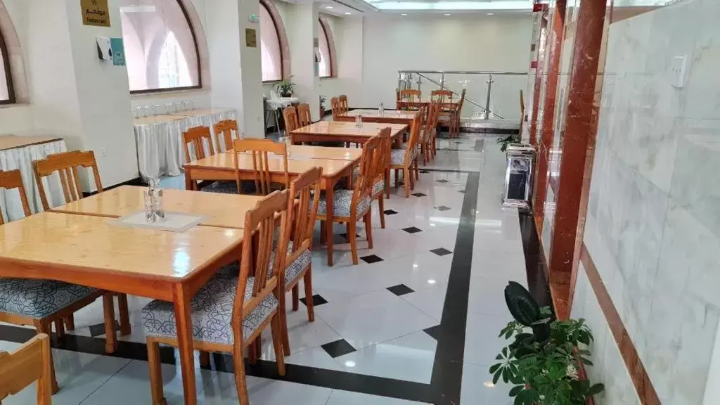 Restaurant/places to eat in Jiwar Al Madina Hotel Restaurant/places to eat in Jiwar Al Madina Hotel