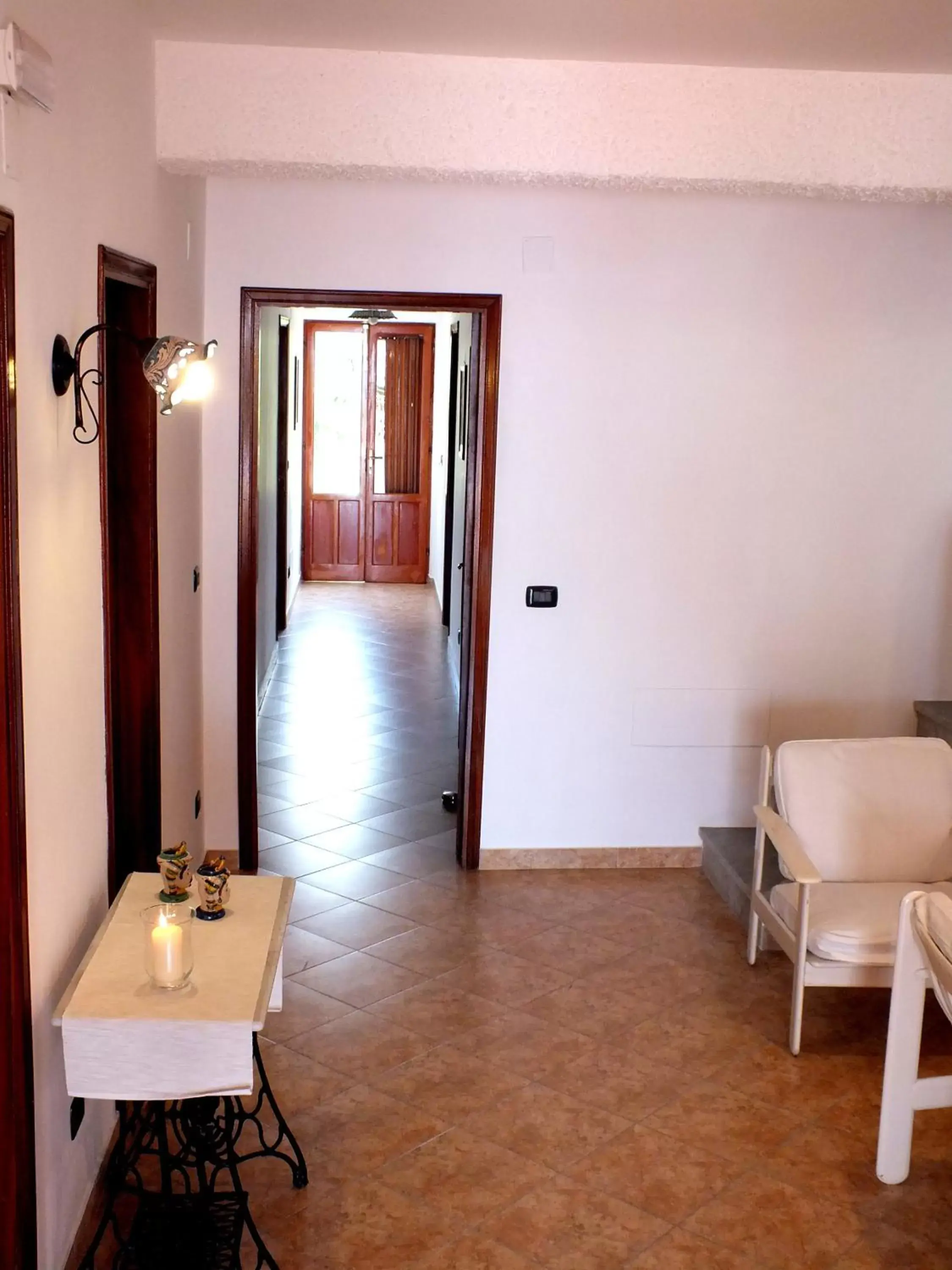 Communal lounge/ TV room, Seating Area in B&B Villa sul Mare