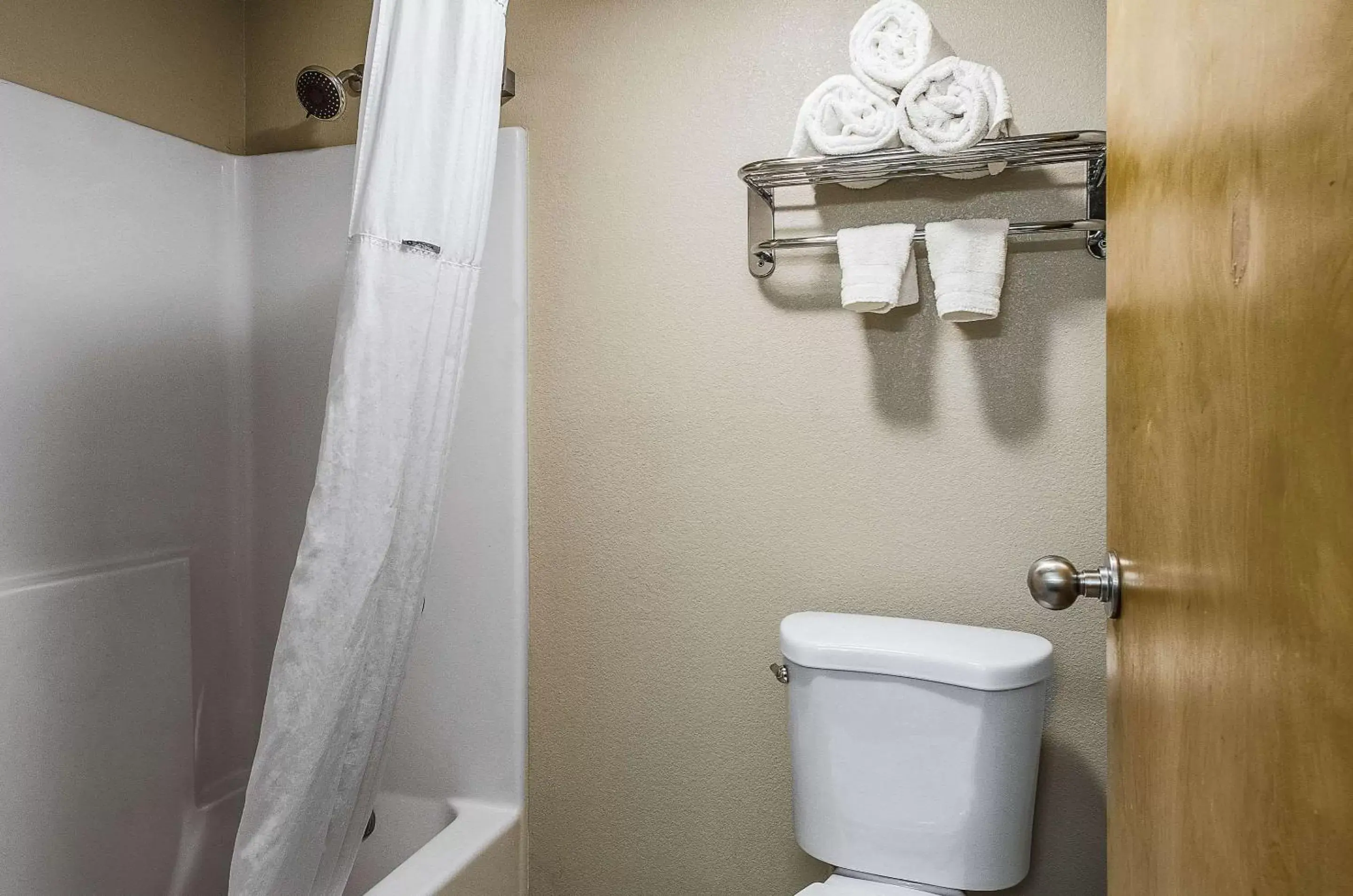 Photo of the whole room, Bathroom in Quality Inn Middleboro-Plymouth