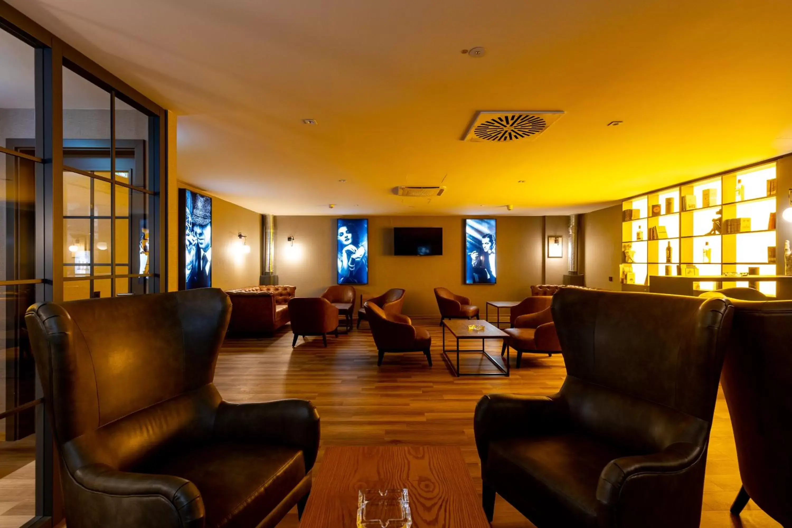 Lounge or bar in mk hotel passau