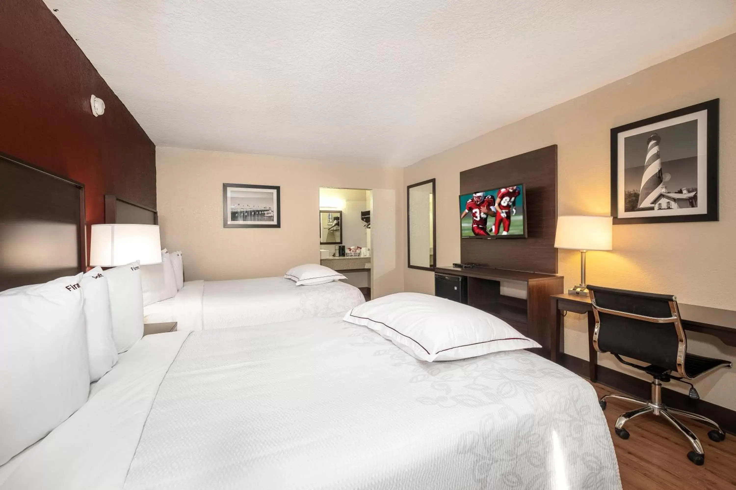 Photo of the whole room, Bed in Red Roof Inn PLUS+ St. Augustine Photo of the whole room, Bed in Red Roof Inn PLUS+ St. Augustine