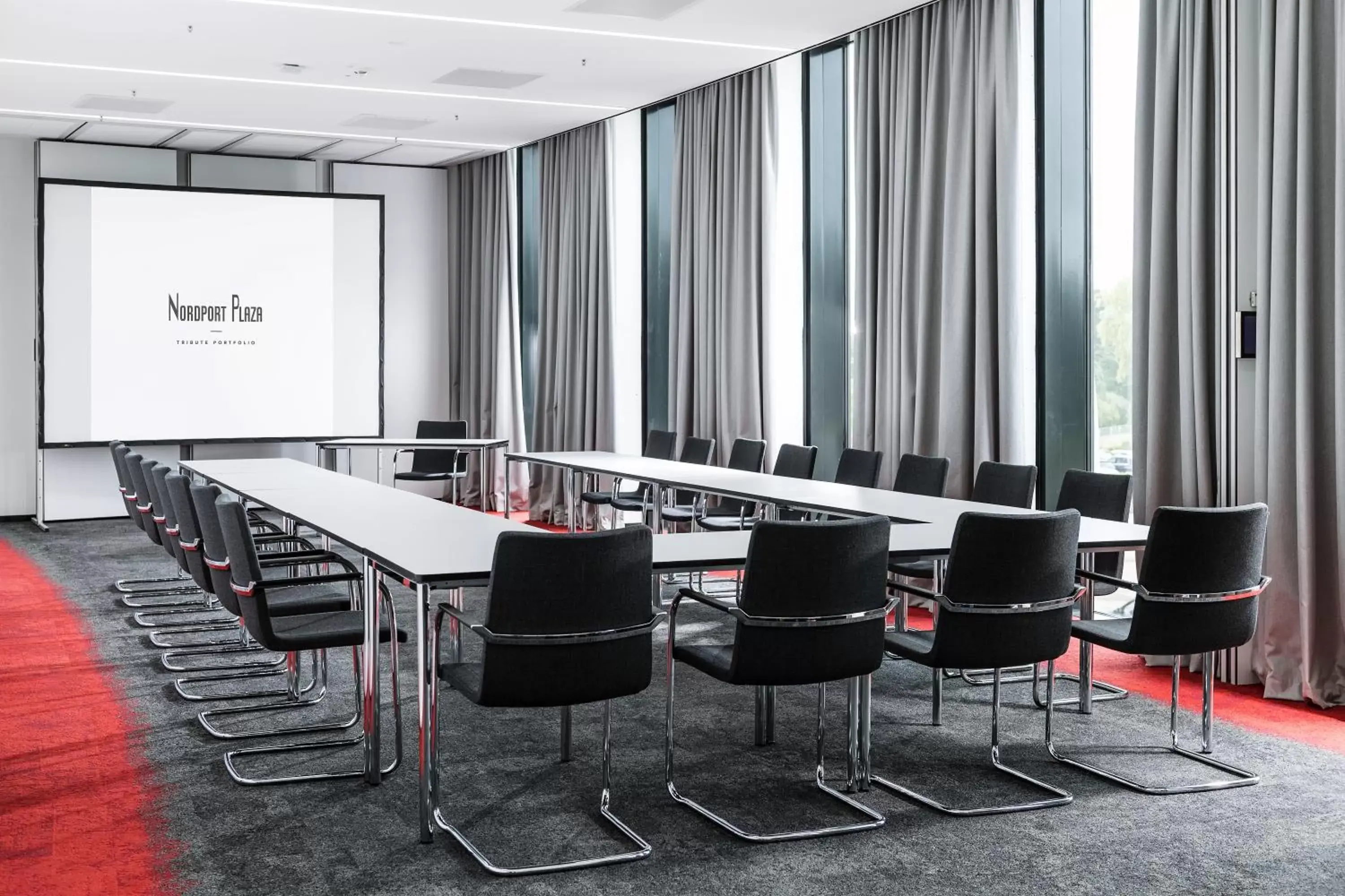 Business facilities in Airport Plaza Hotel Hamburg, vorher bekannt als Nordport Plaza Hotel