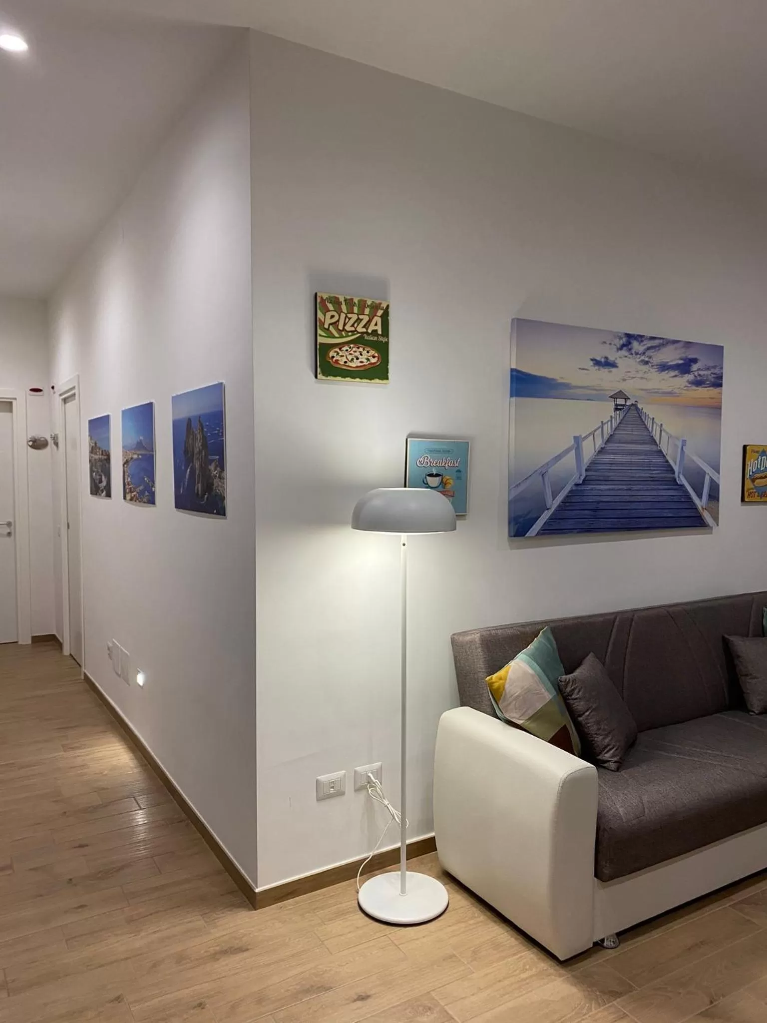 Communal lounge/ TV room in Villa Manto Bed and Breakfast - Torre Annunziata Pompei