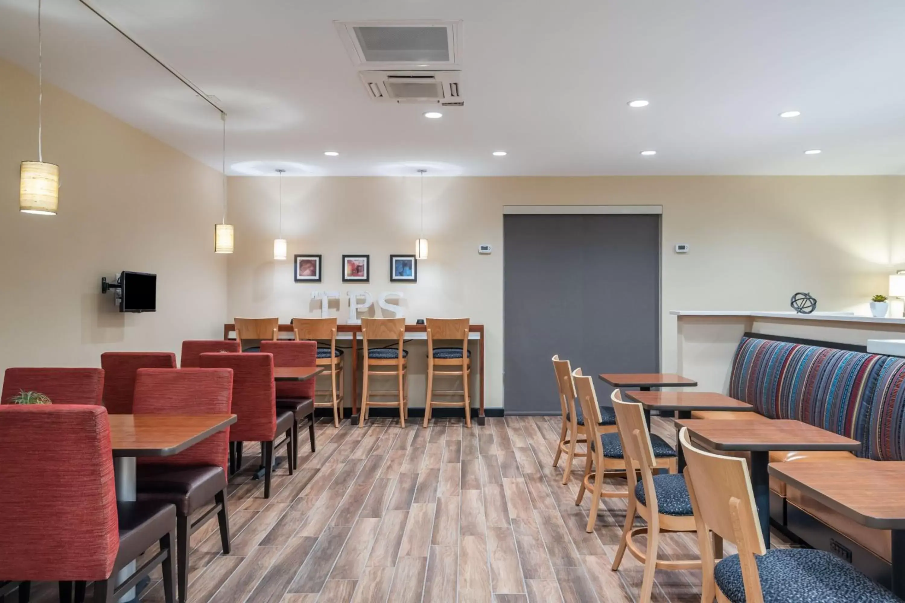 Breakfast, Restaurant/Places to Eat in TownePlace Suites by Marriott Charlotte Mooresville