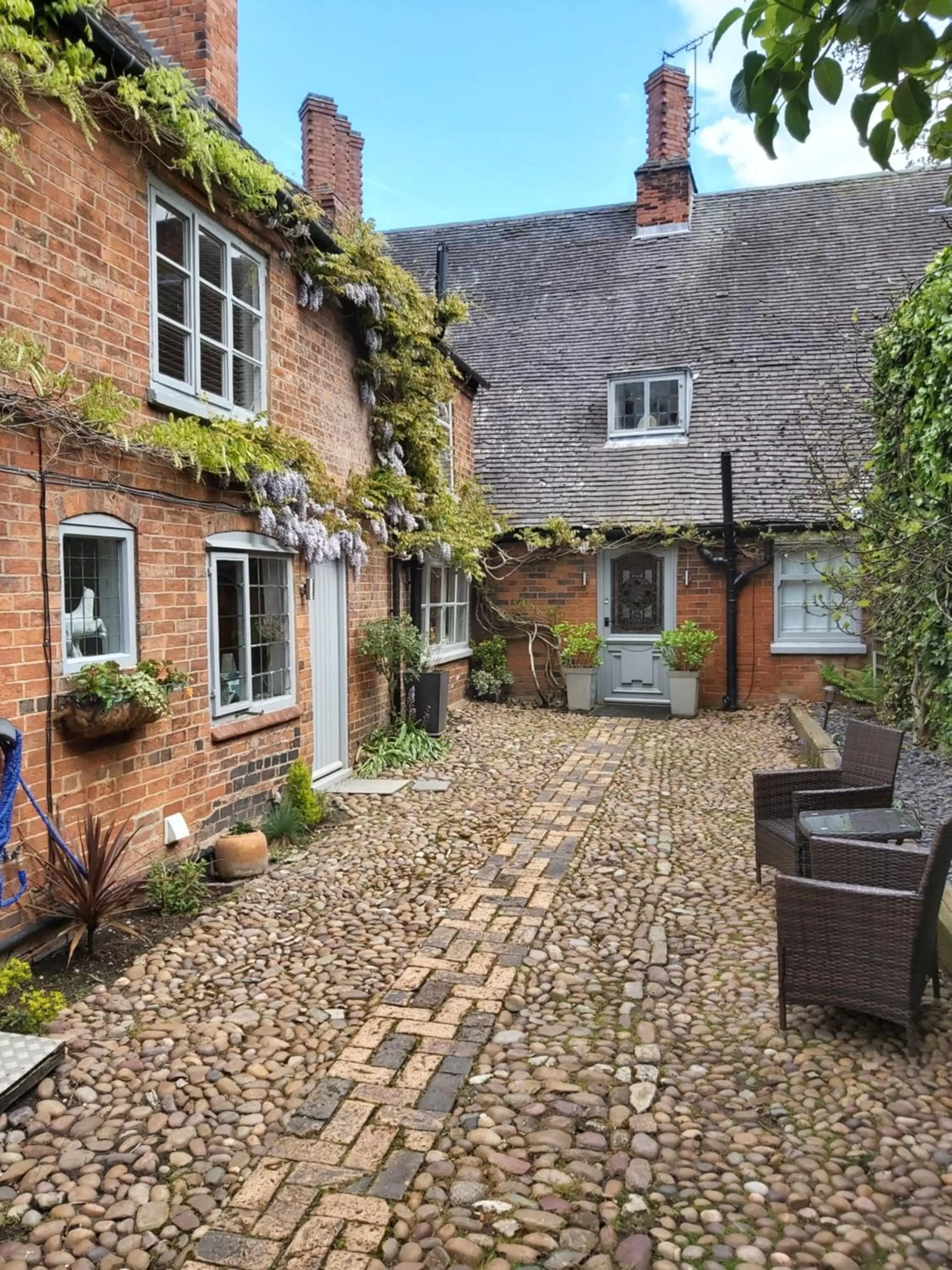 Property building in B&Bat no3