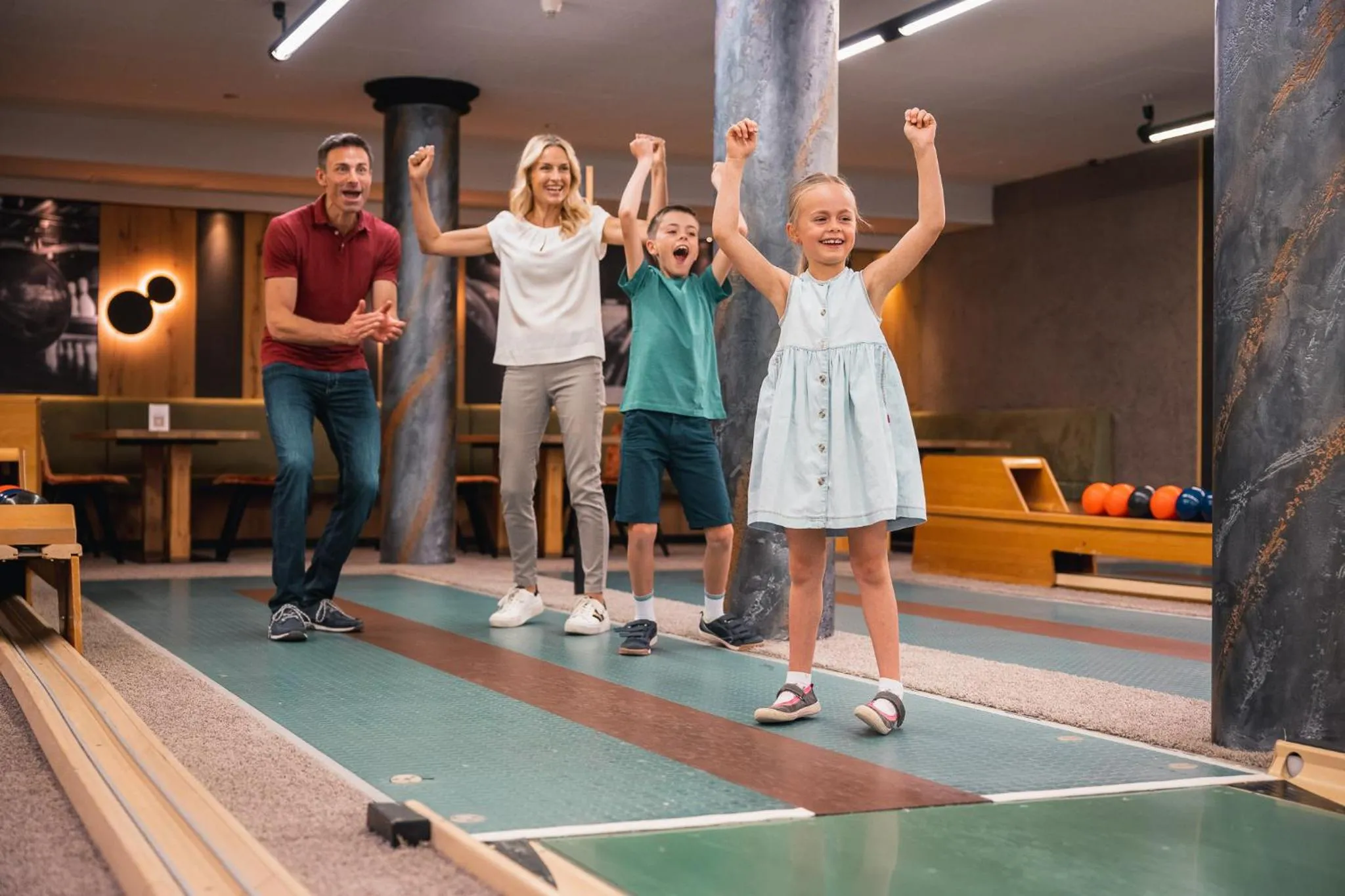 group of guests in Alpenpark Resort Superior