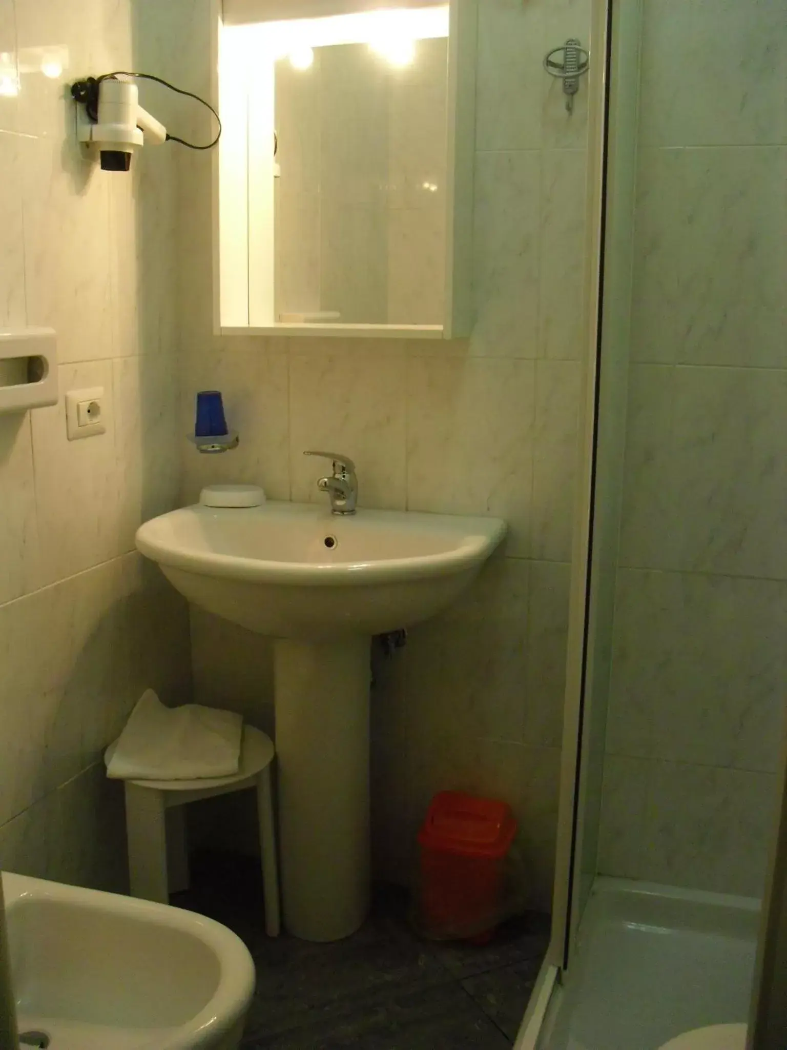 Shower, Bathroom in Albergo Italia
