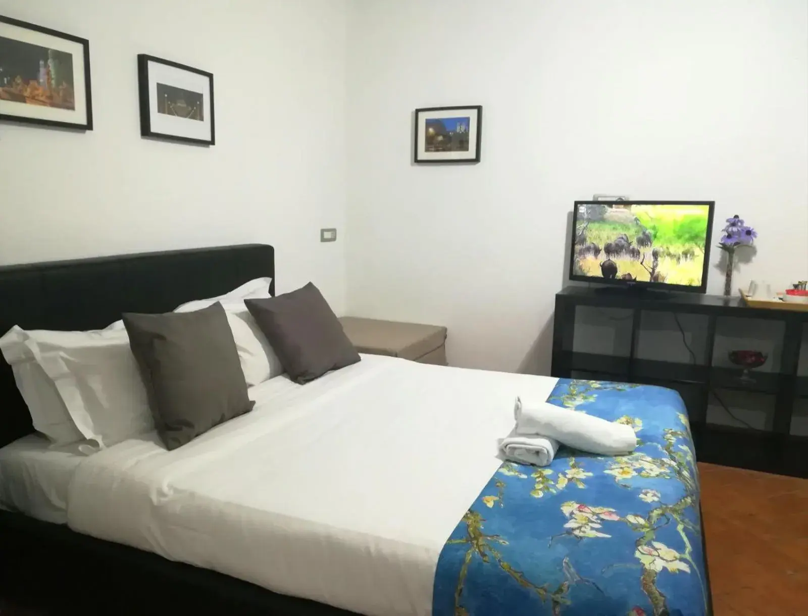 TV and multimedia, Bed in Relais Arco Della Pace