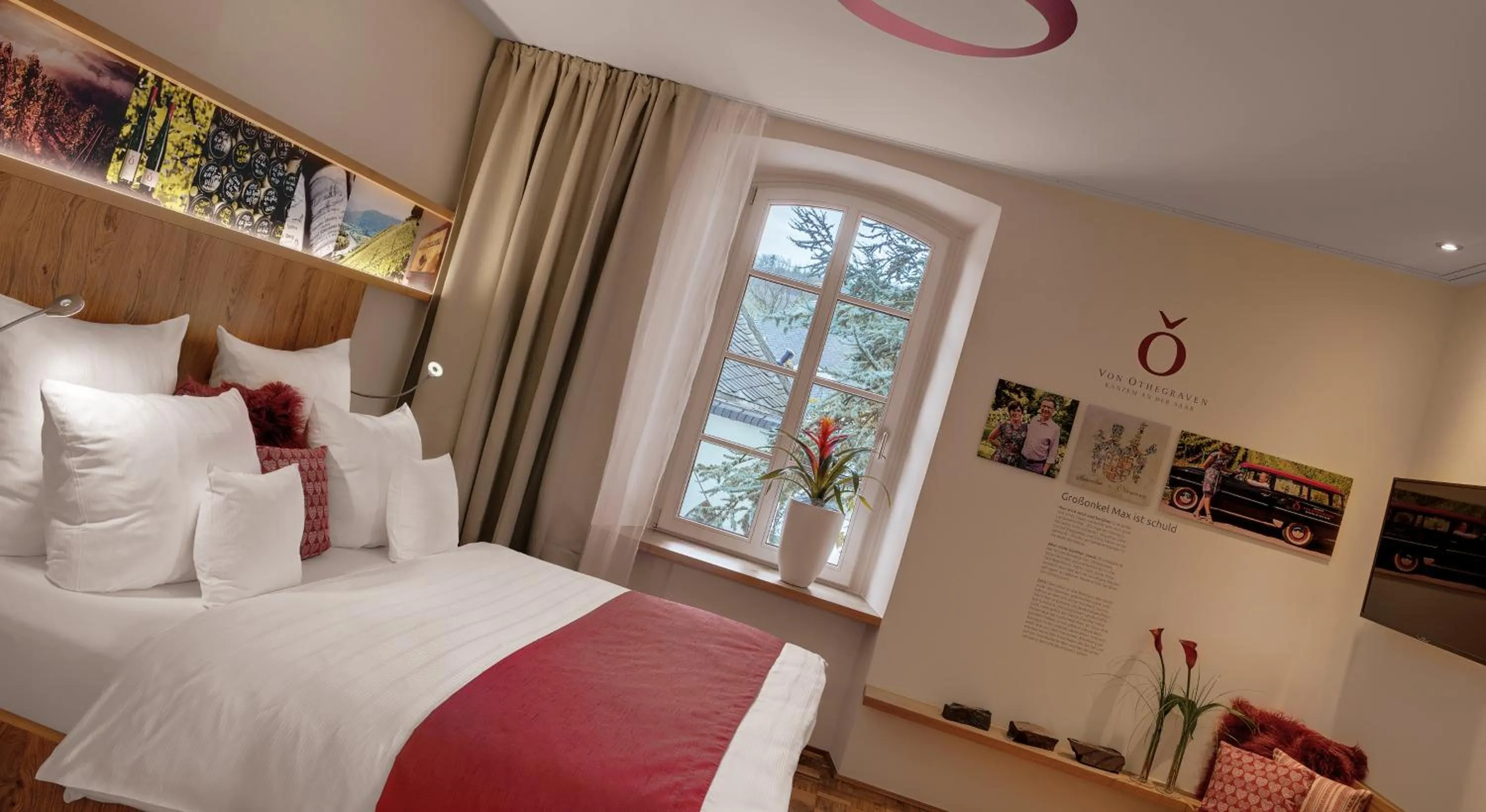 Photo of the whole room, Bed in Nells Park Hotel