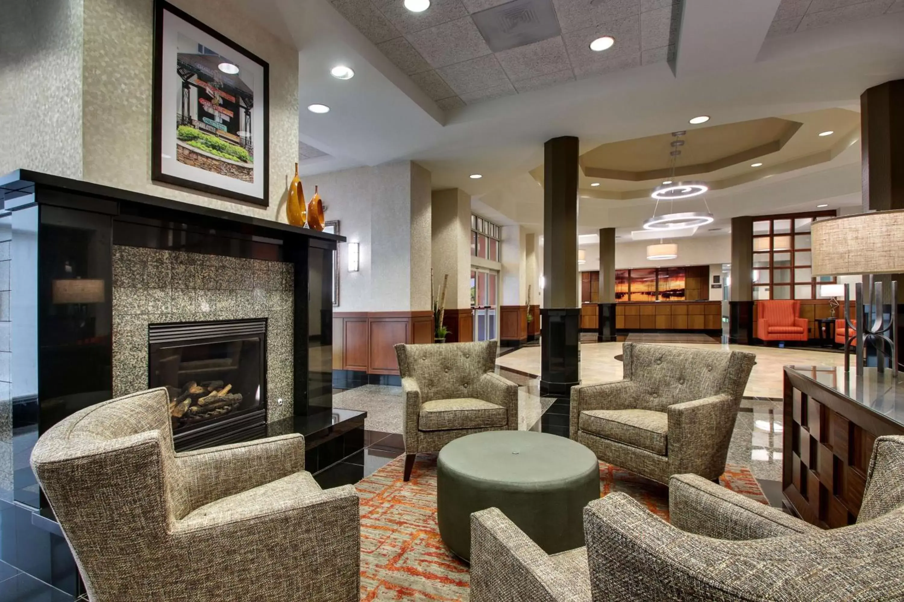 Lobby or reception, Lounge/Bar in Drury Inn & Suites Charlotte Northlake