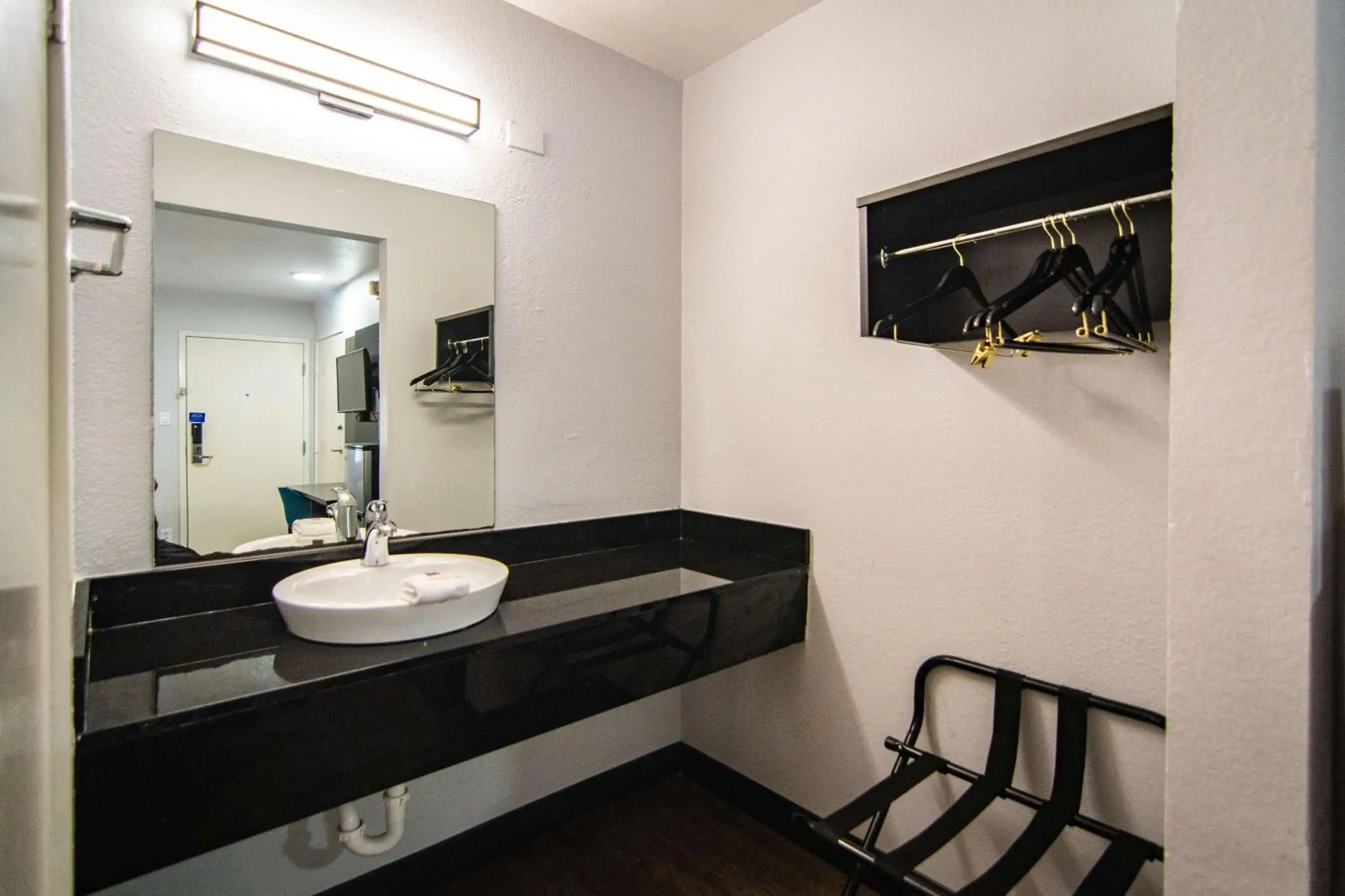 Bathroom in Motel 6-Ft. Pierce, FL