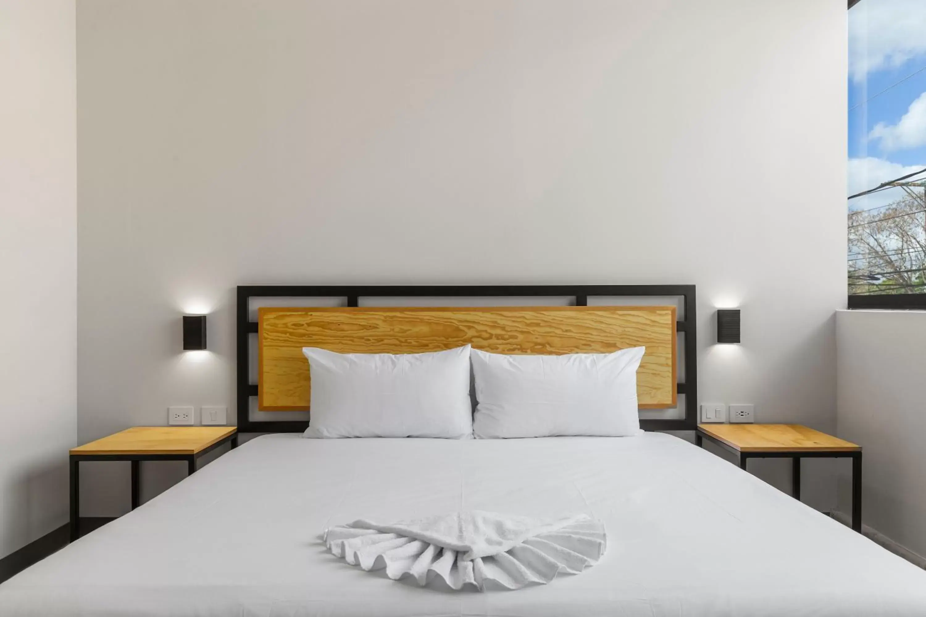 Bed in Suites Reforma by HomiRent