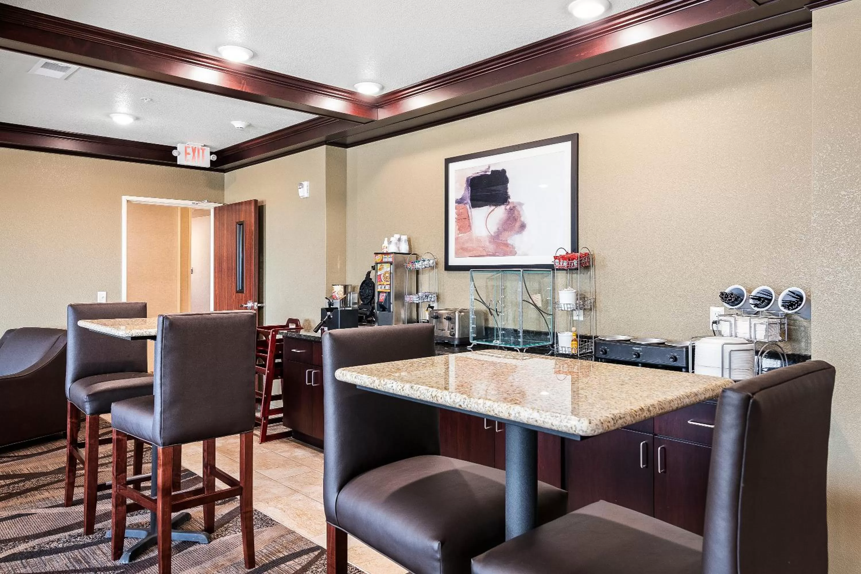 Breakfast in Cobblestone Inn & Suites - Yuma