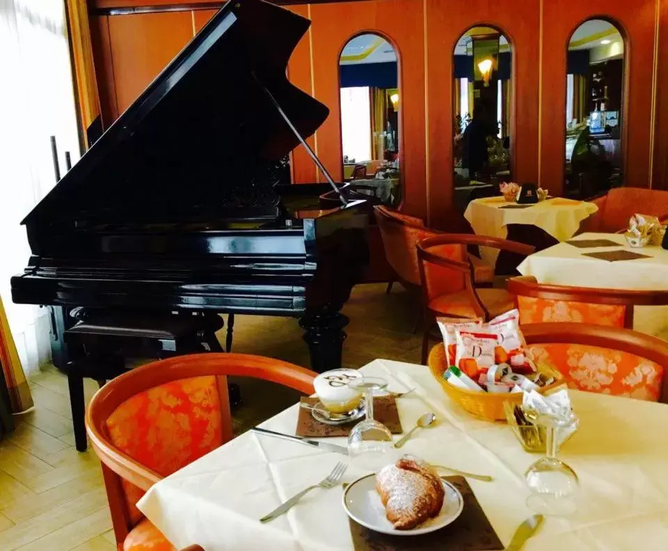 Restaurant/places to eat in Hotel Grazia Deledda Restaurant/places to eat in Hotel Grazia Deledda