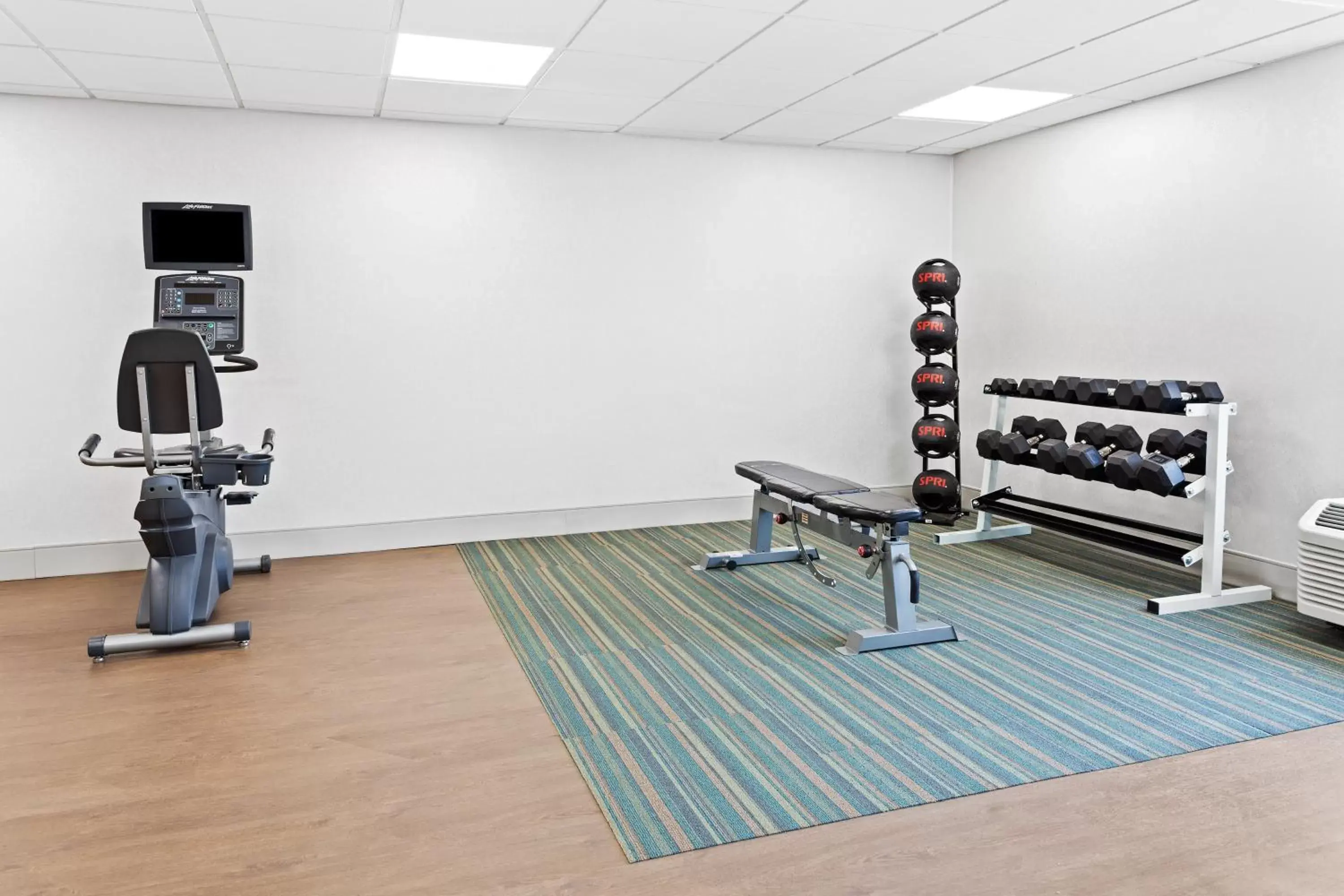 Spa and wellness centre/facilities, Fitness Center/Facilities in Holiday Inn Express Hopewell - Fort Lee Area, an IHG Hotel