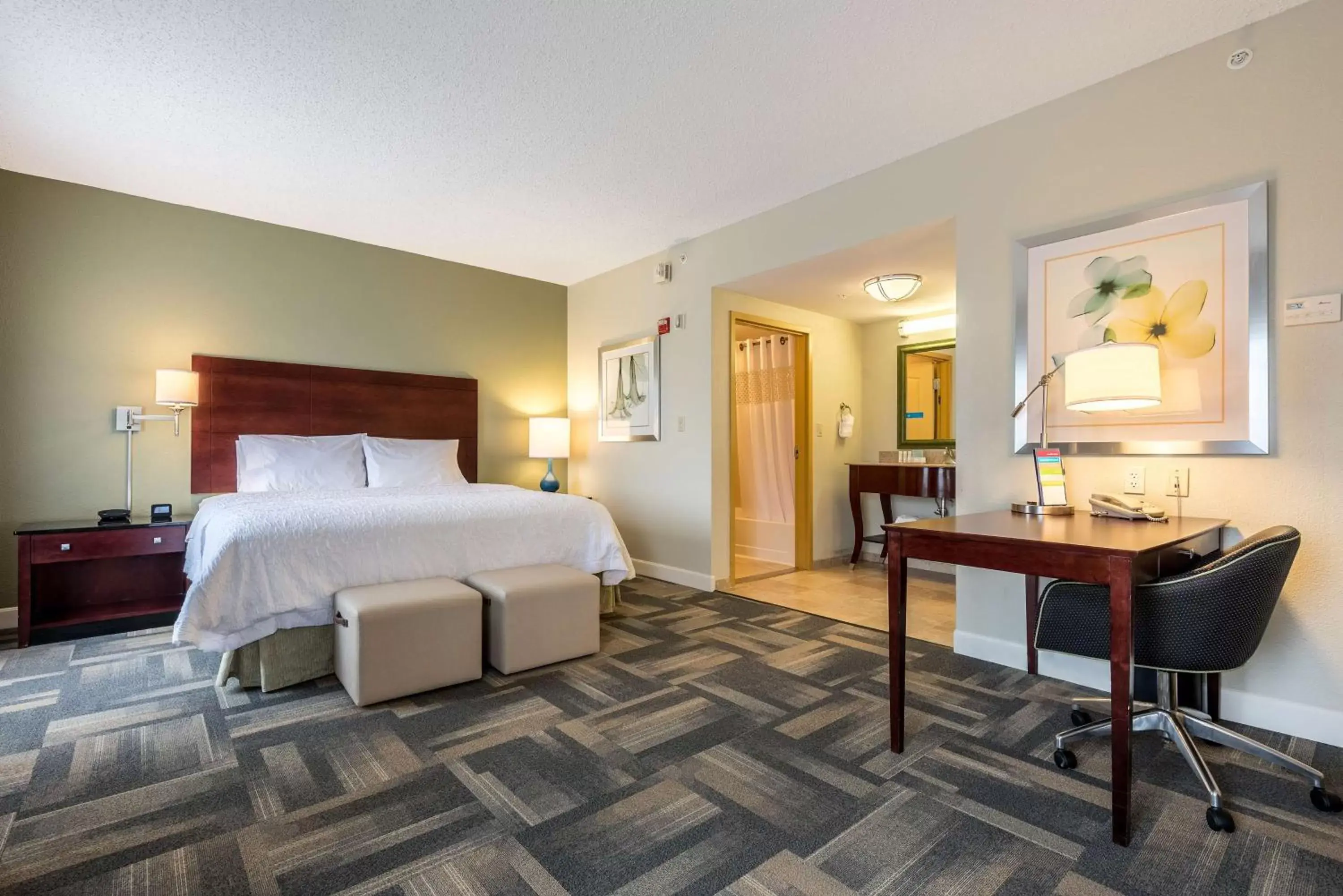 Bedroom, Bed in Hampton Inn & Suites Orlando-South Lake Buena Vista