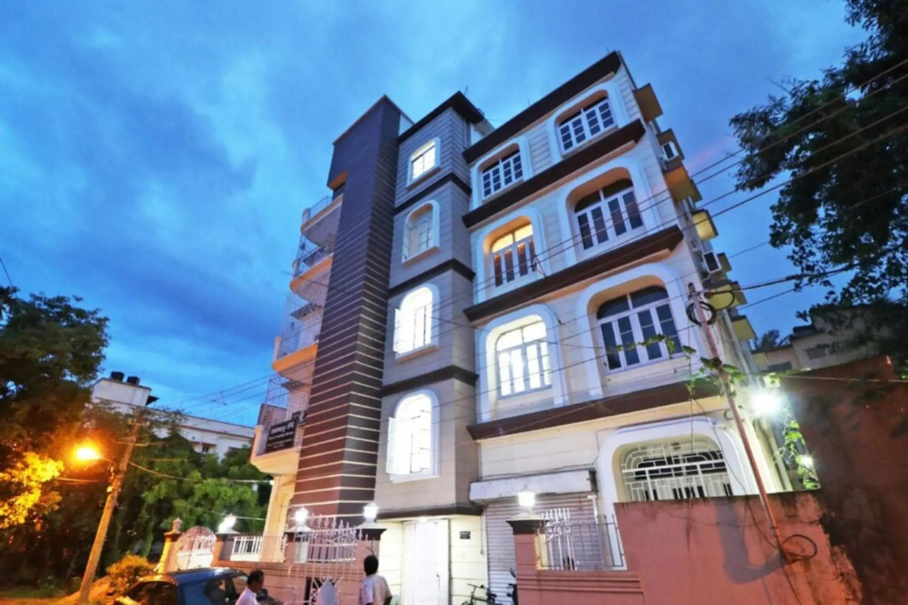Property Building in Goroomgo Manurama Stay Ruby Kolkata