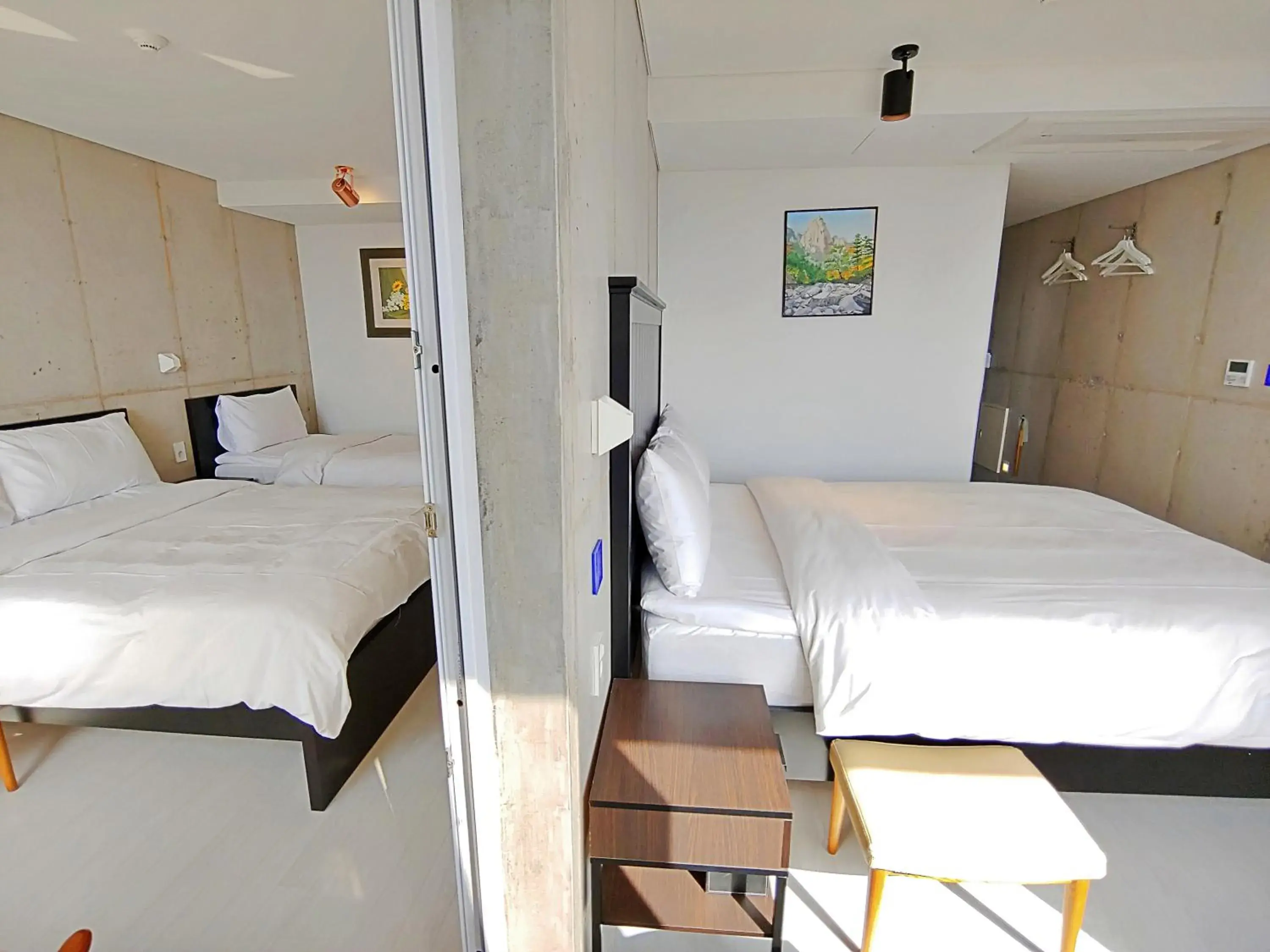 Photo of the whole room, Bed in Stay Interview Jeju