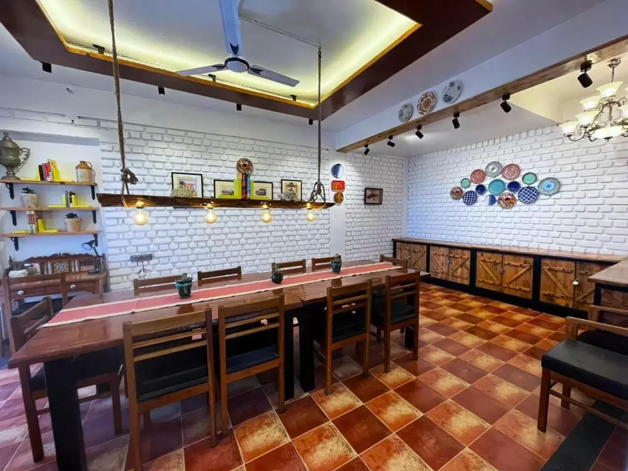 Restaurant/places to eat in The Lanswood Estate Restaurant/places to eat in The Lanswood Estate