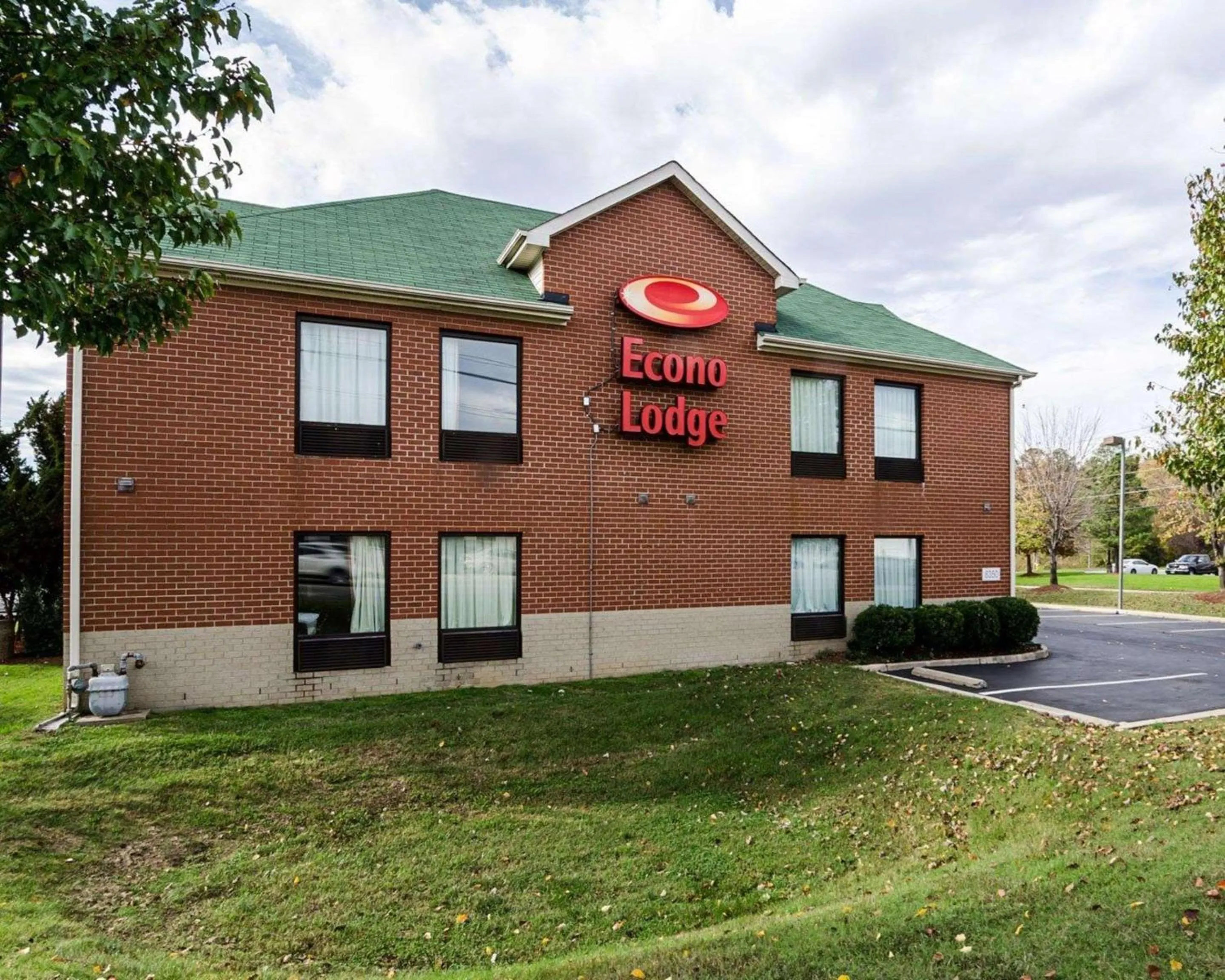 Property building in Econo Lodge