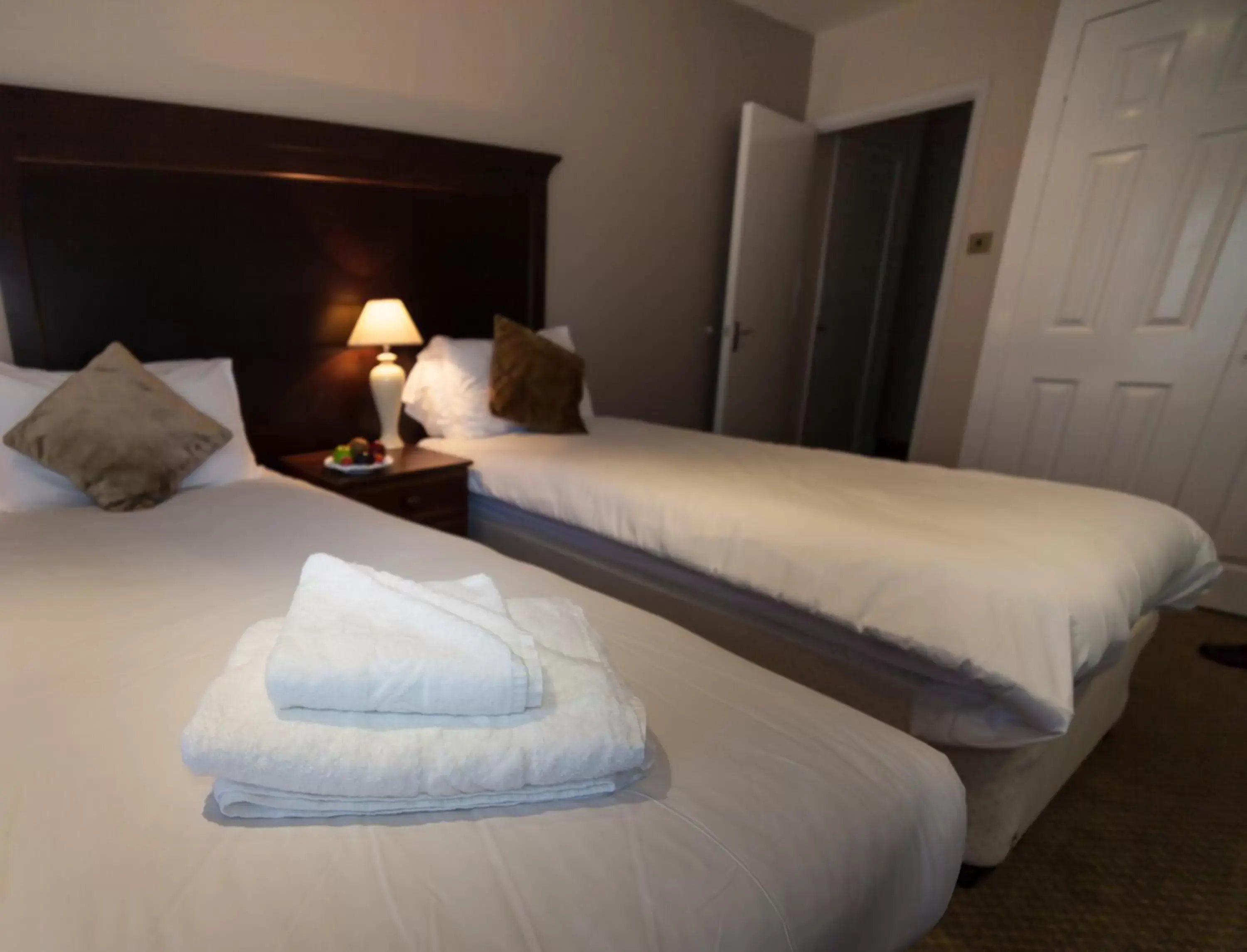 Family Room (2 Adults + 1 Child) in Warren Lodge Family Room (2 Adults + 1 Child) in Warren Lodge