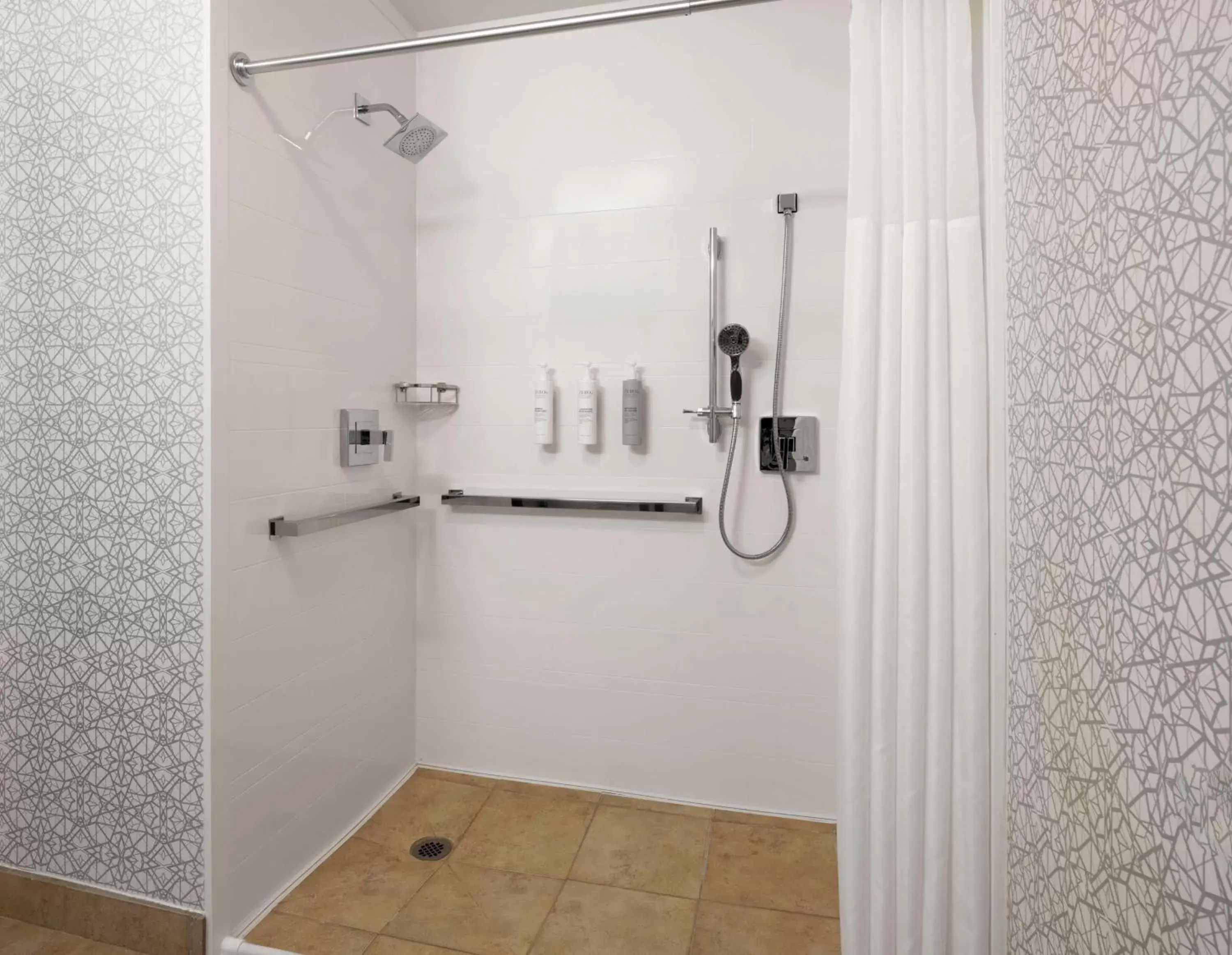 Bathroom in Hampton Inn & Suites Arundel Mills/Baltimore