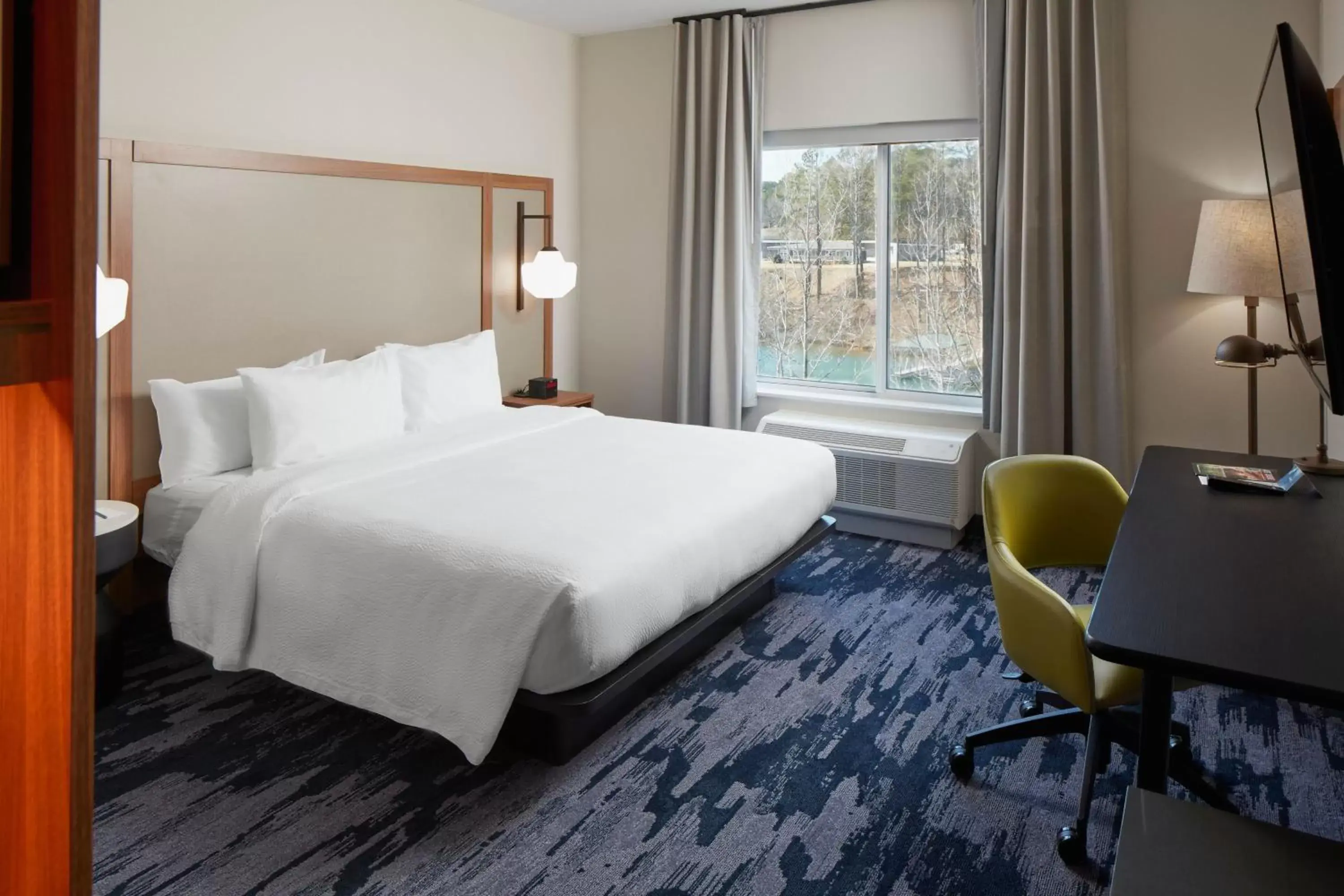 Photo of the whole room, Bed in Fairfield Inn & Suites Seneca Clemson Univ Area