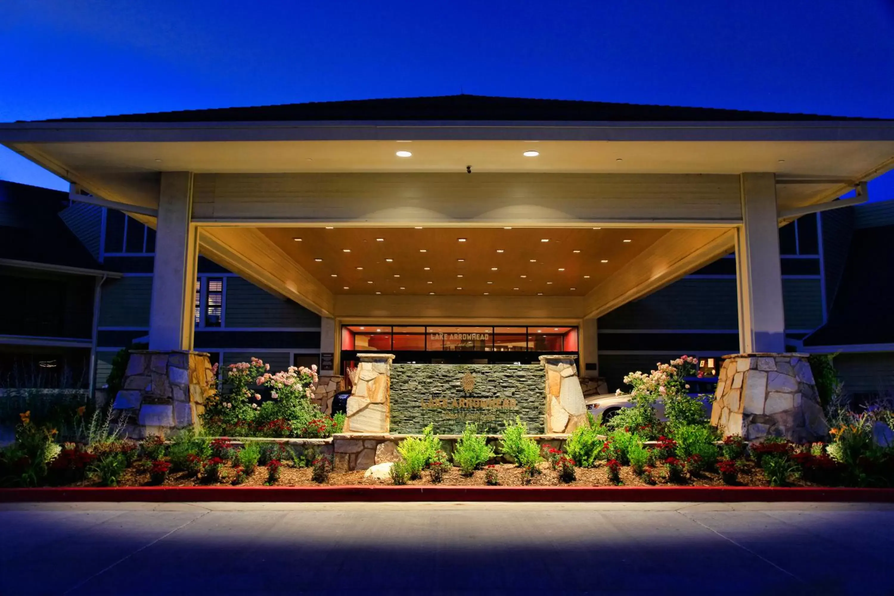 Facade/entrance in Lake Arrowhead Resort & Spa
