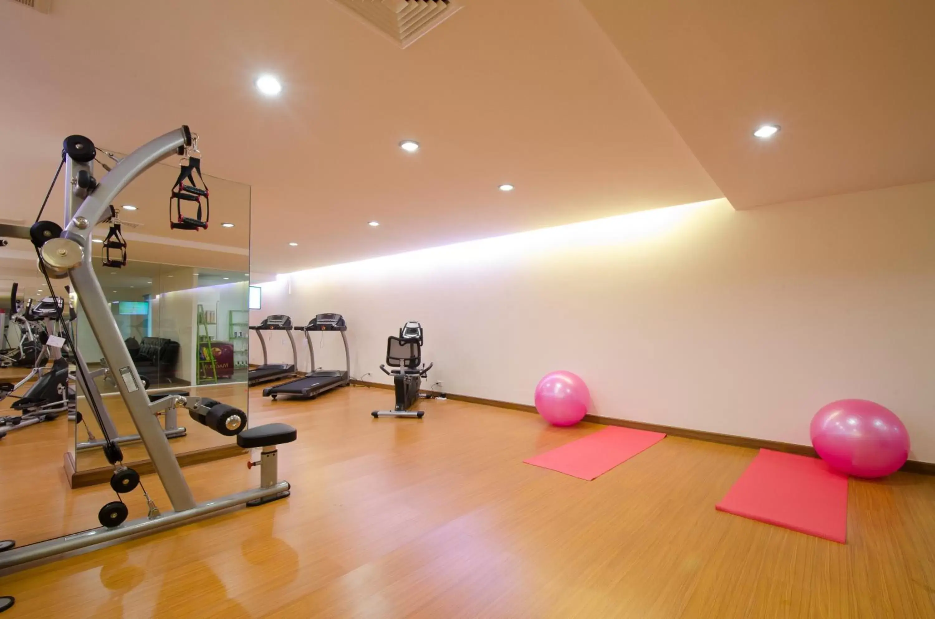 Fitness centre/facilities, Fitness Center/Facilities in iCheck inn Residences Sathorn