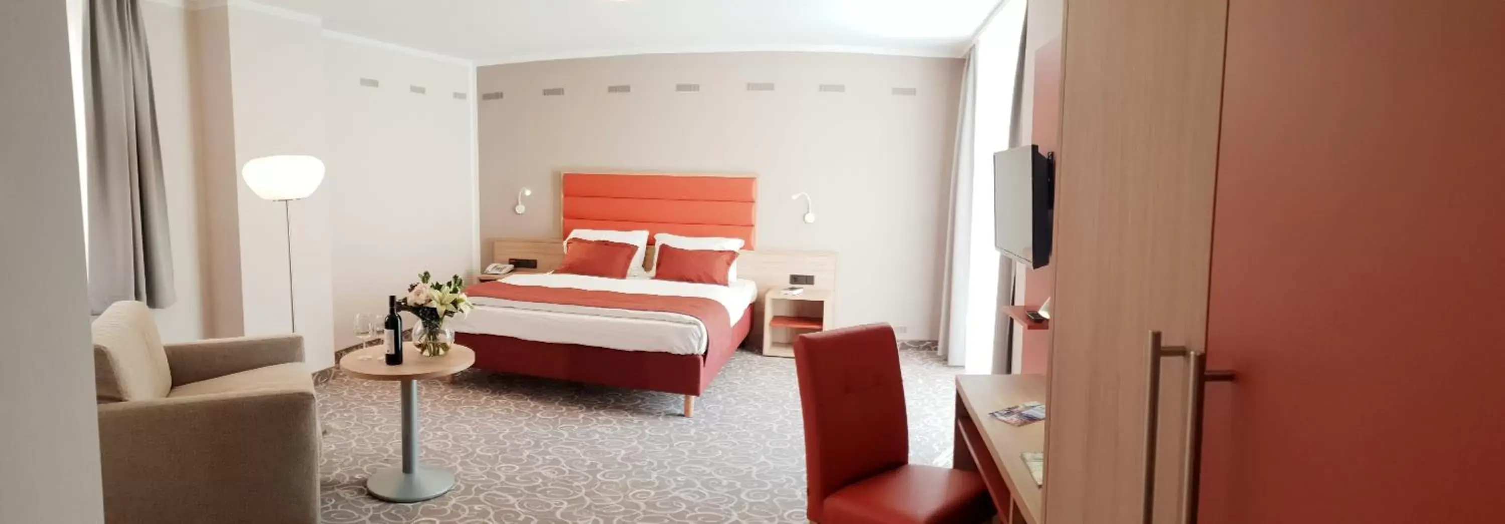 Photo of the whole room, Bed in Hotel Schild