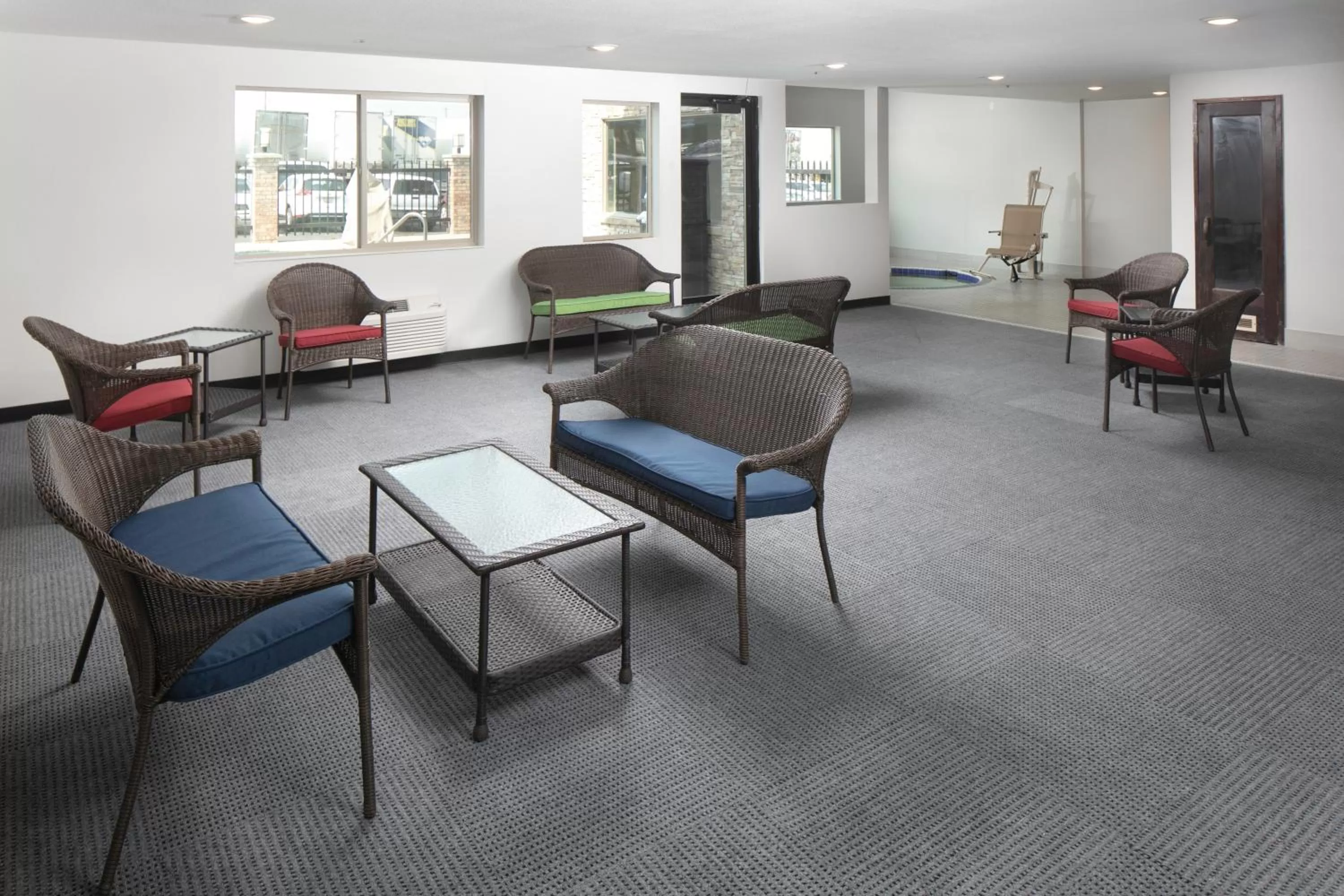 Communal lounge/ TV room in Hotel 28 Boise Airport, an Ascend Collection Hotel