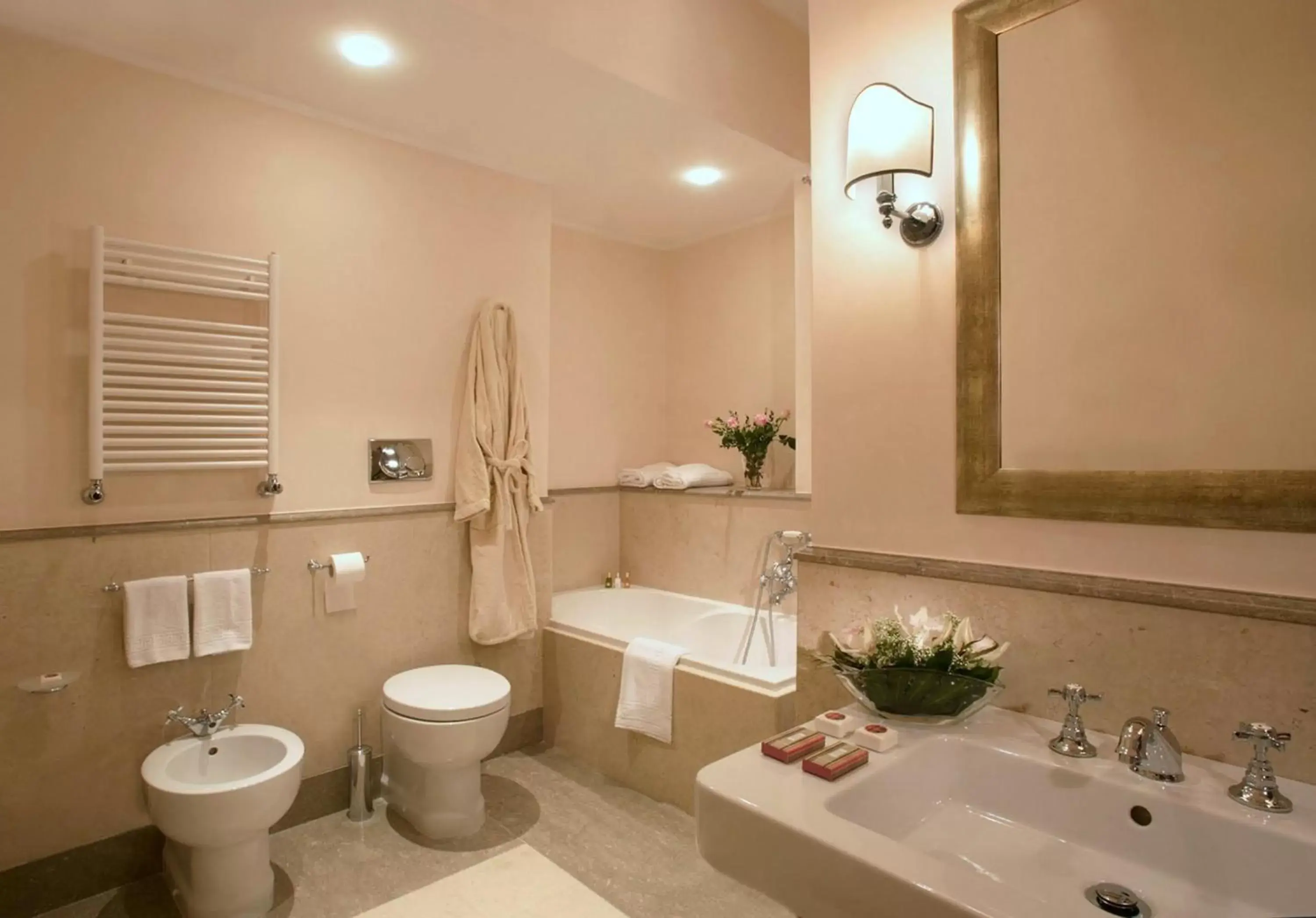 Toilet, Bathroom in Donna Camilla Savelli - VRetreats