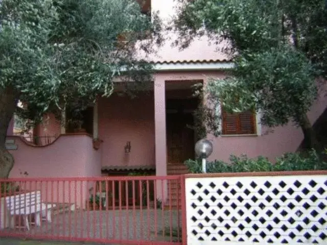 Property building in Jolly Residence