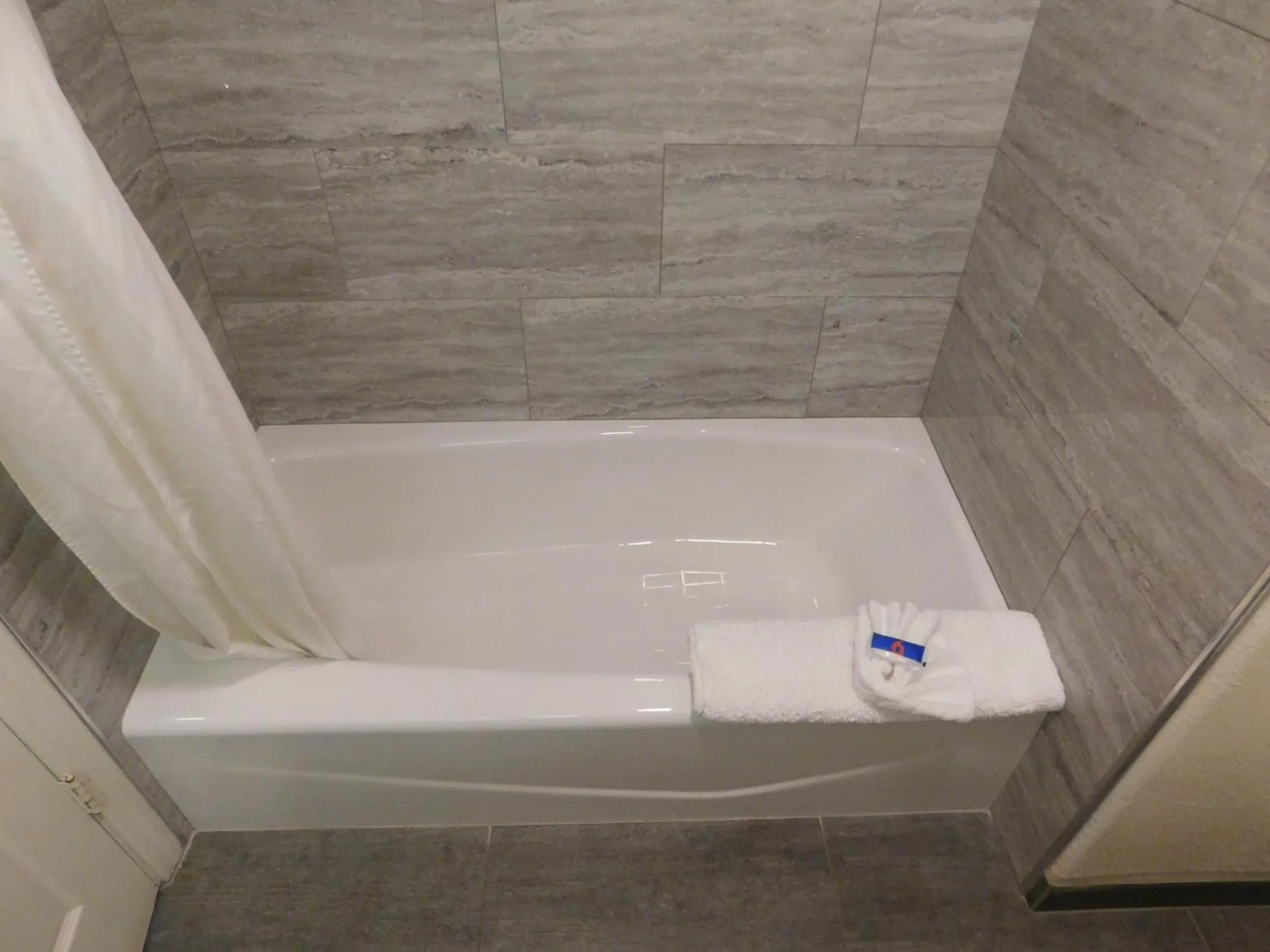 Bathroom in Fisherman's Cove Inn