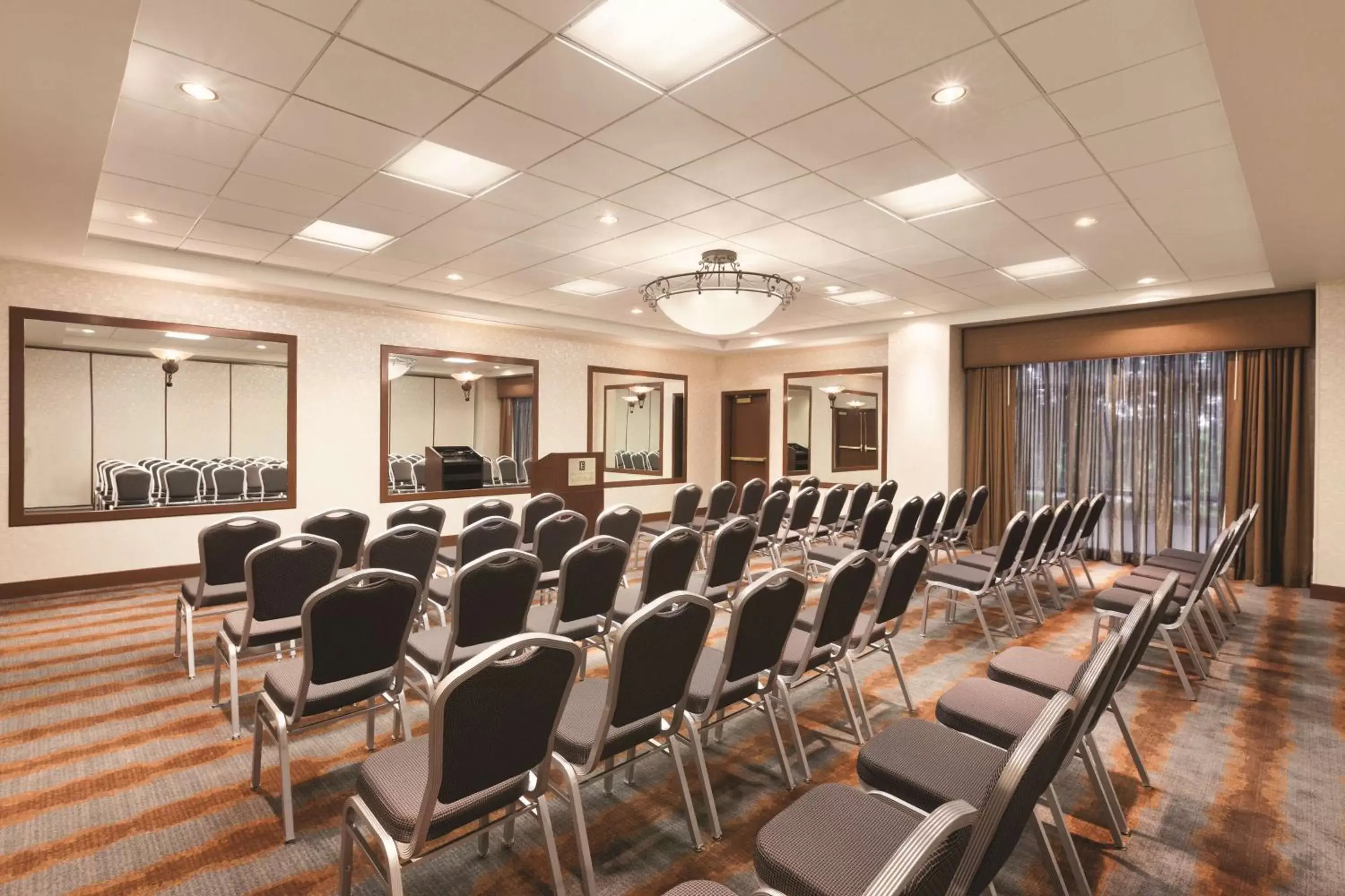 Meeting/conference room in Embassy Suites by Hilton Louisville East