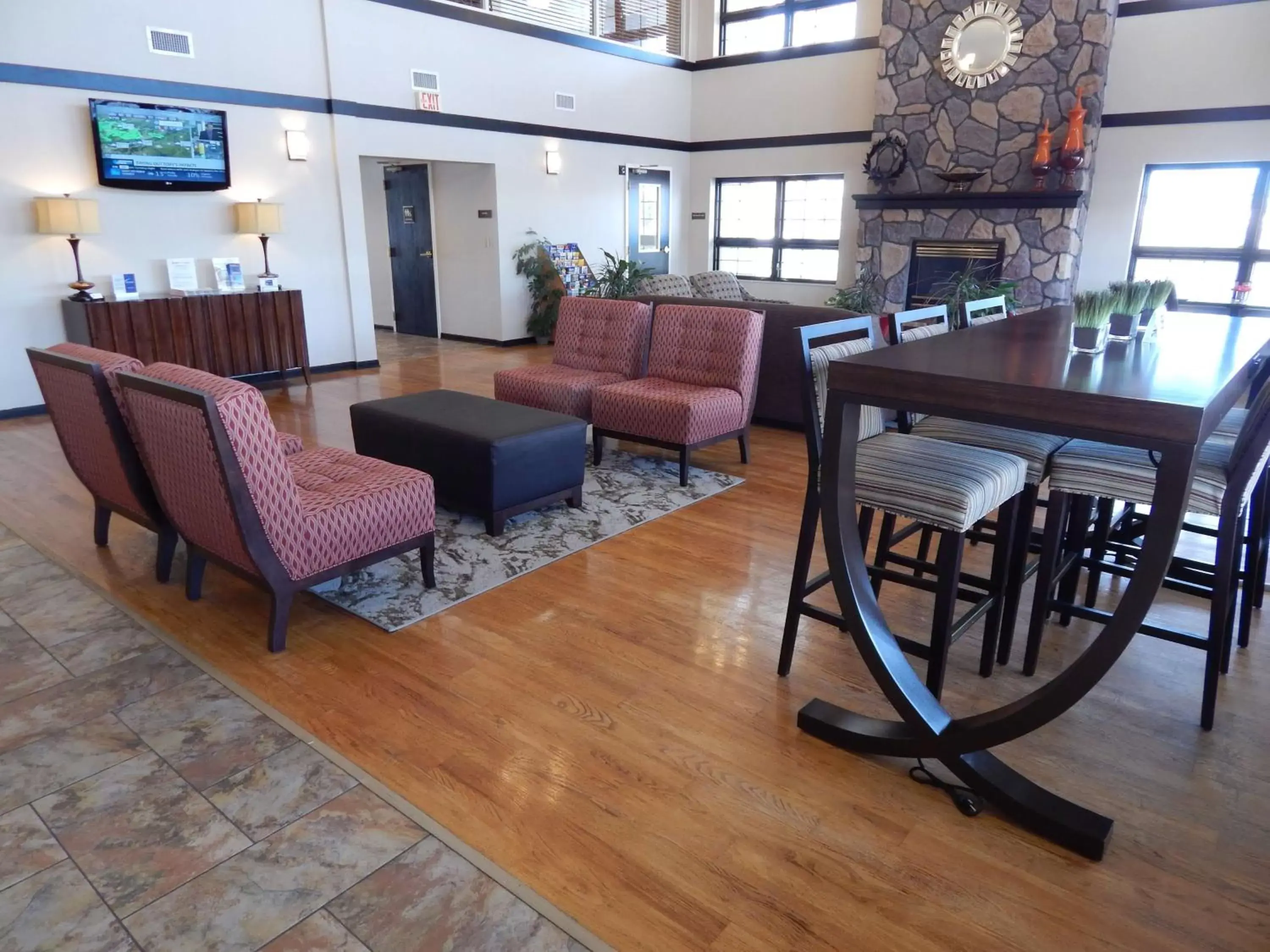 Lobby or reception, Seating Area in Best Western Sault Ste. Marie