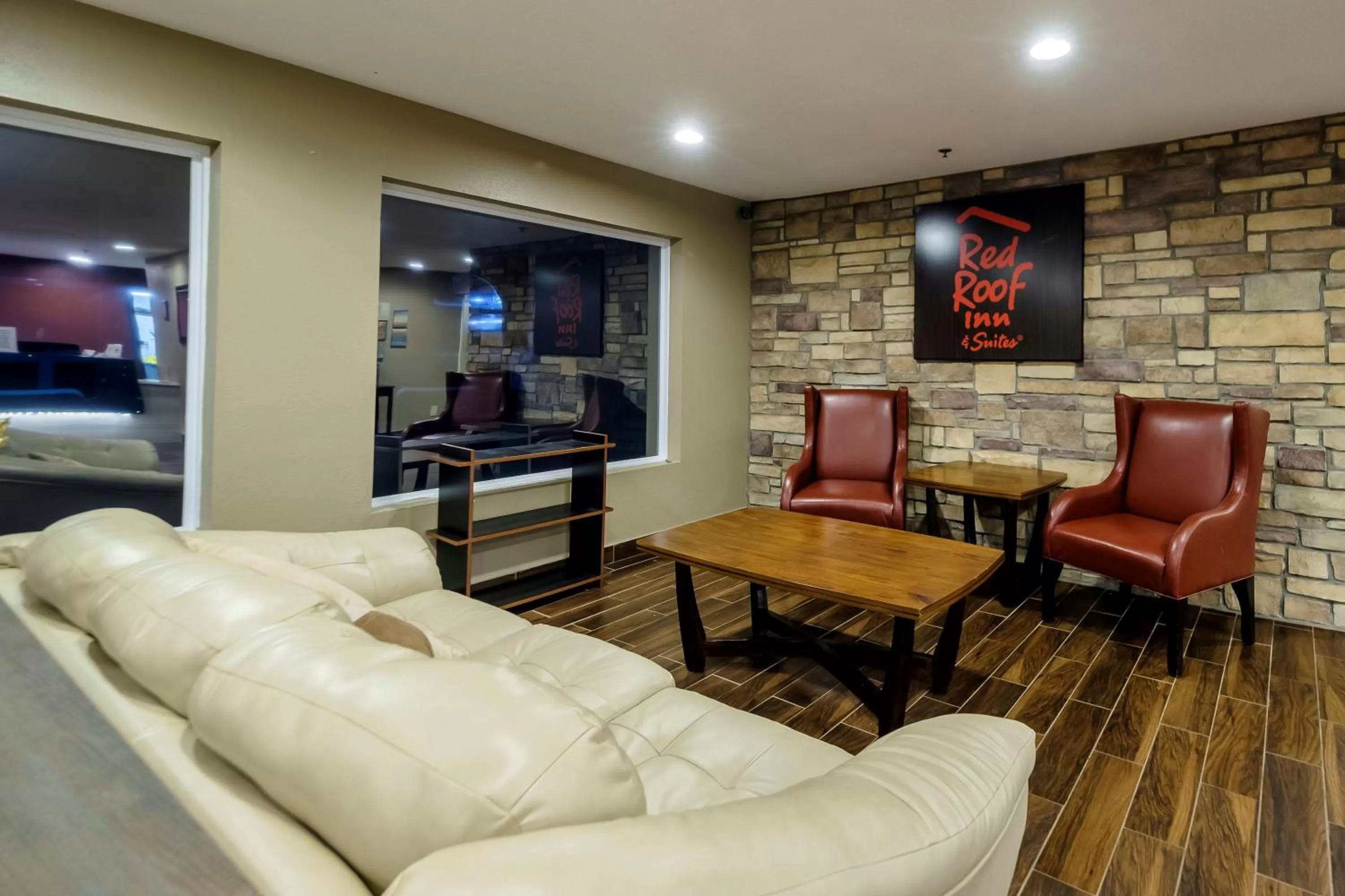 Lobby or reception in Red Roof Inn Osage Beach - Lake of the Ozarks