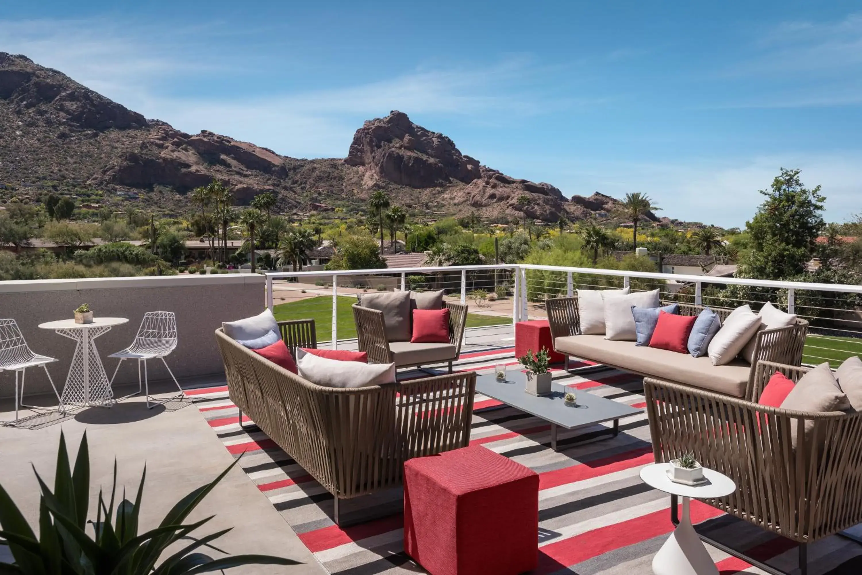 Patio, Restaurant/Places to Eat in Mountain Shadows Resort Scottsdale