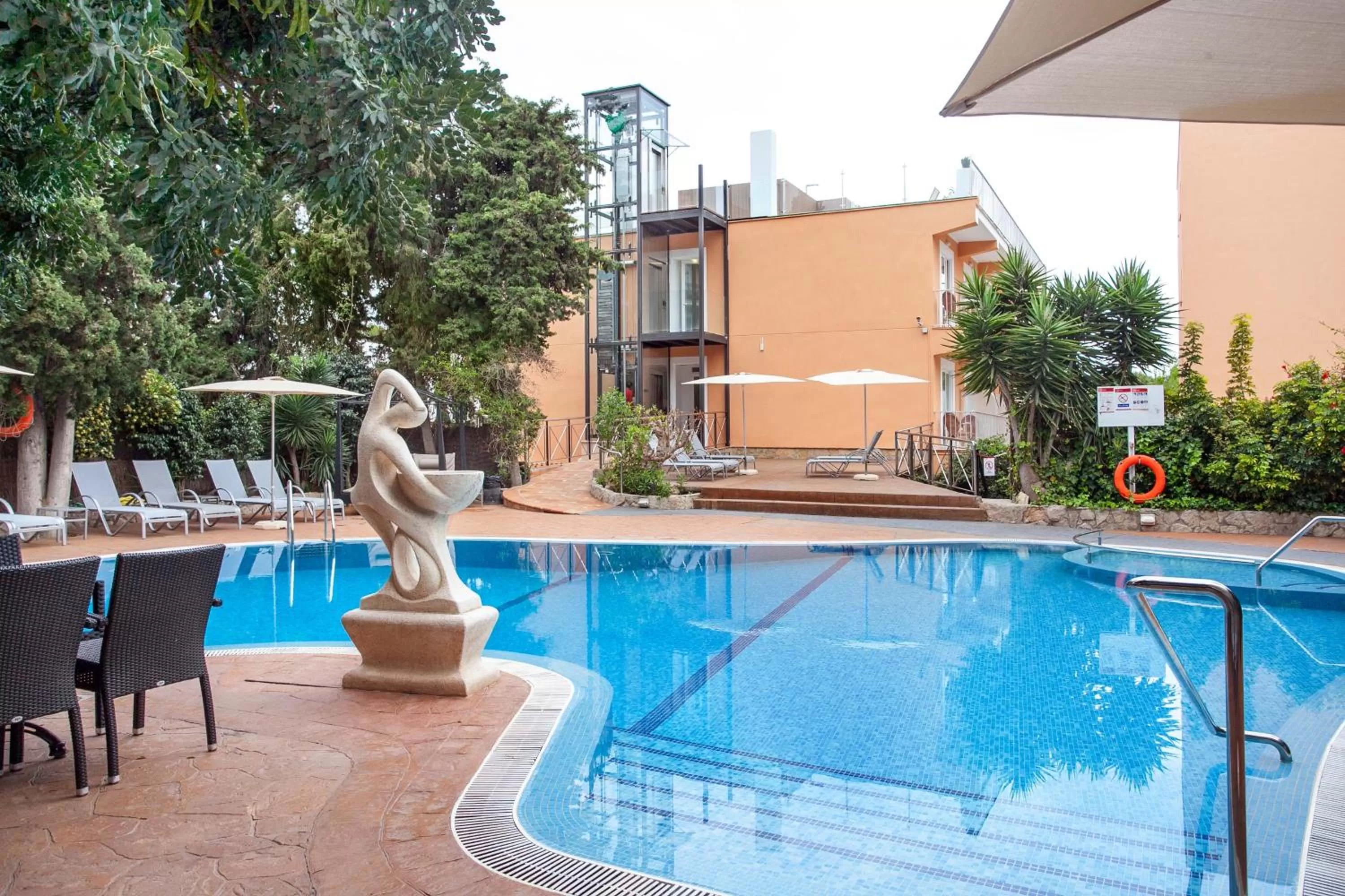 Swimming pool in Morlans Garden