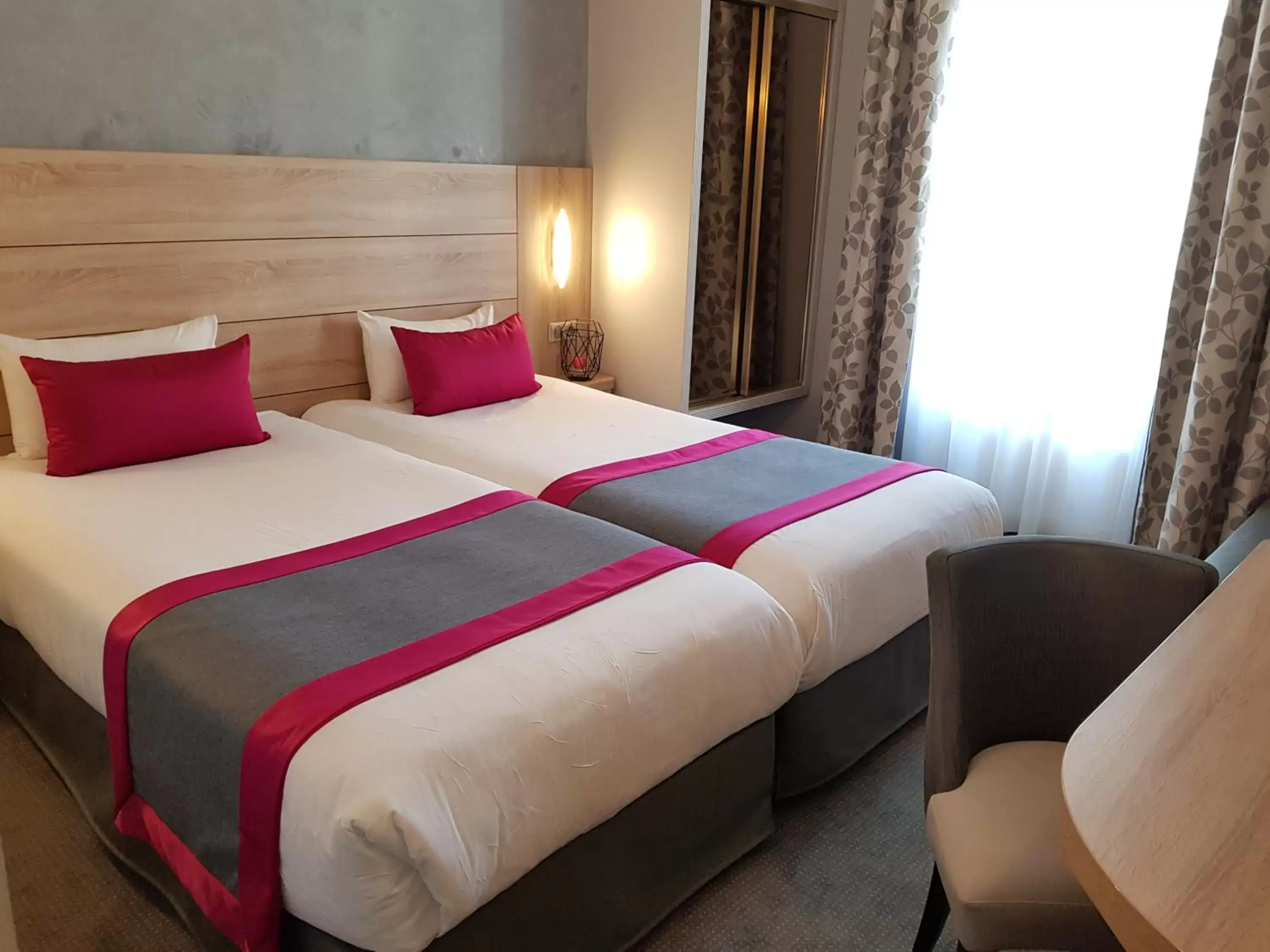 Photo of the whole room, Bed in Hotel Champerret Elysees