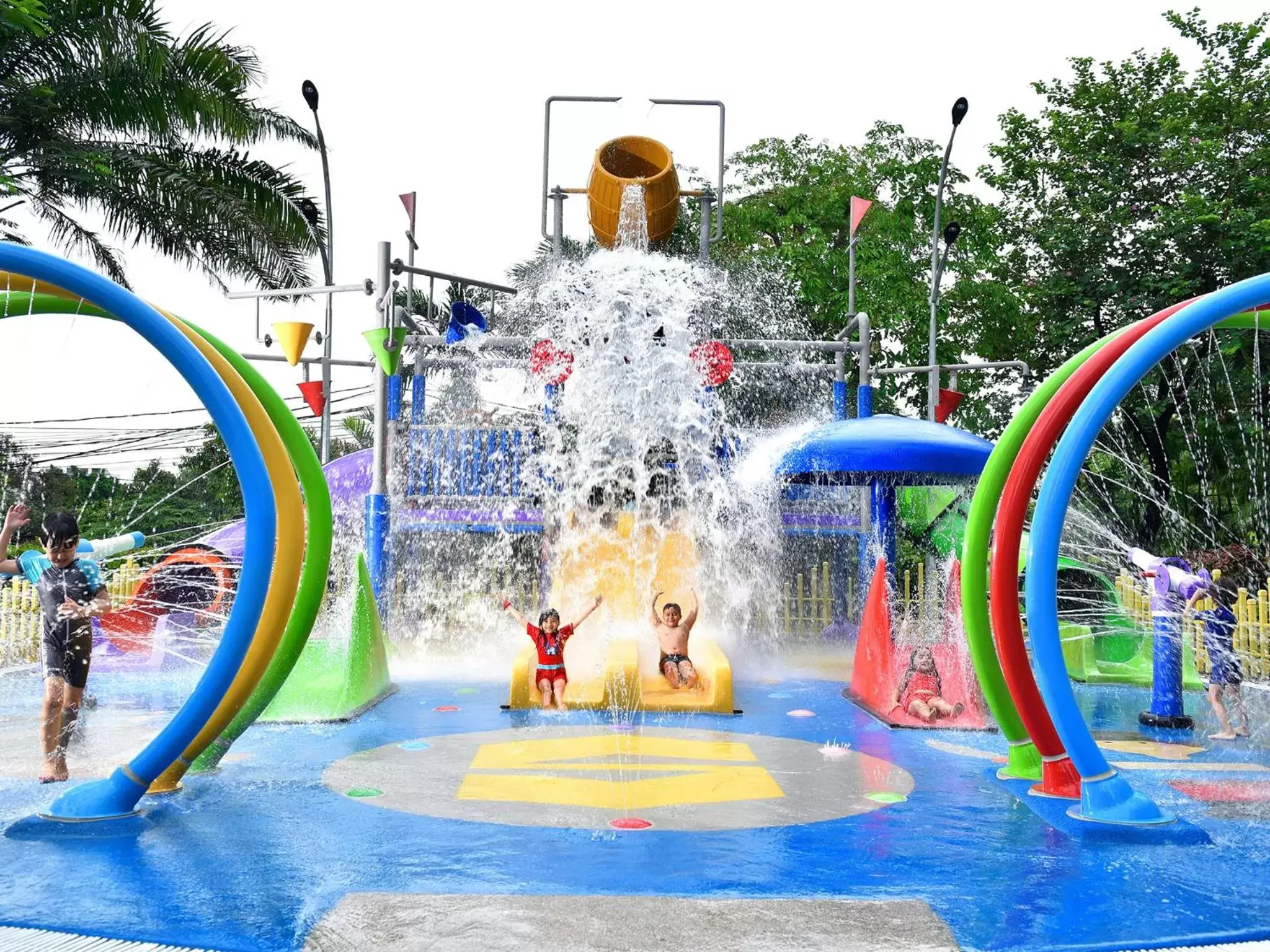 Swimming pool, Water Park in Shangri-La Jakarta