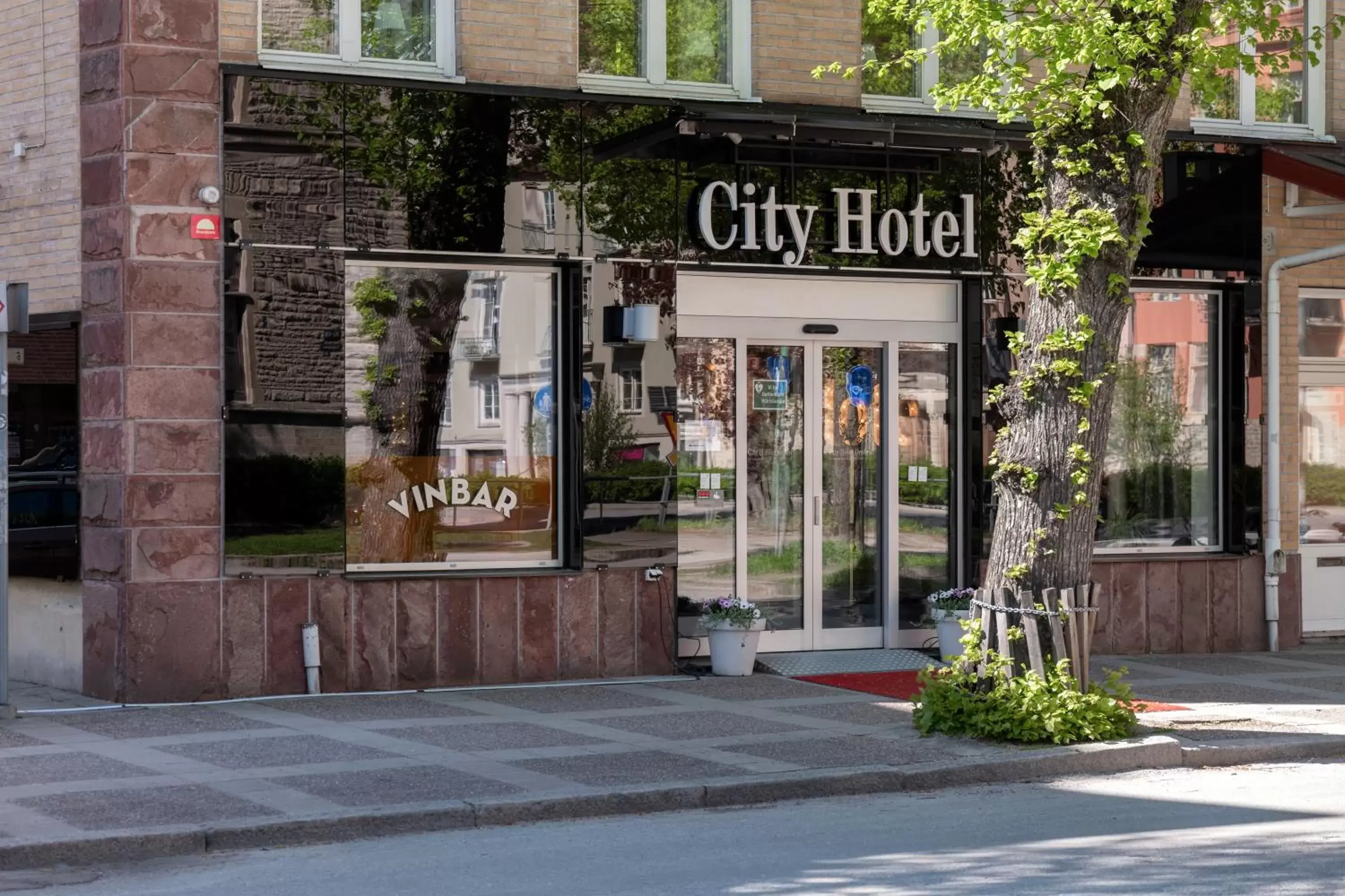 Facade/entrance in City Hotel Örebro