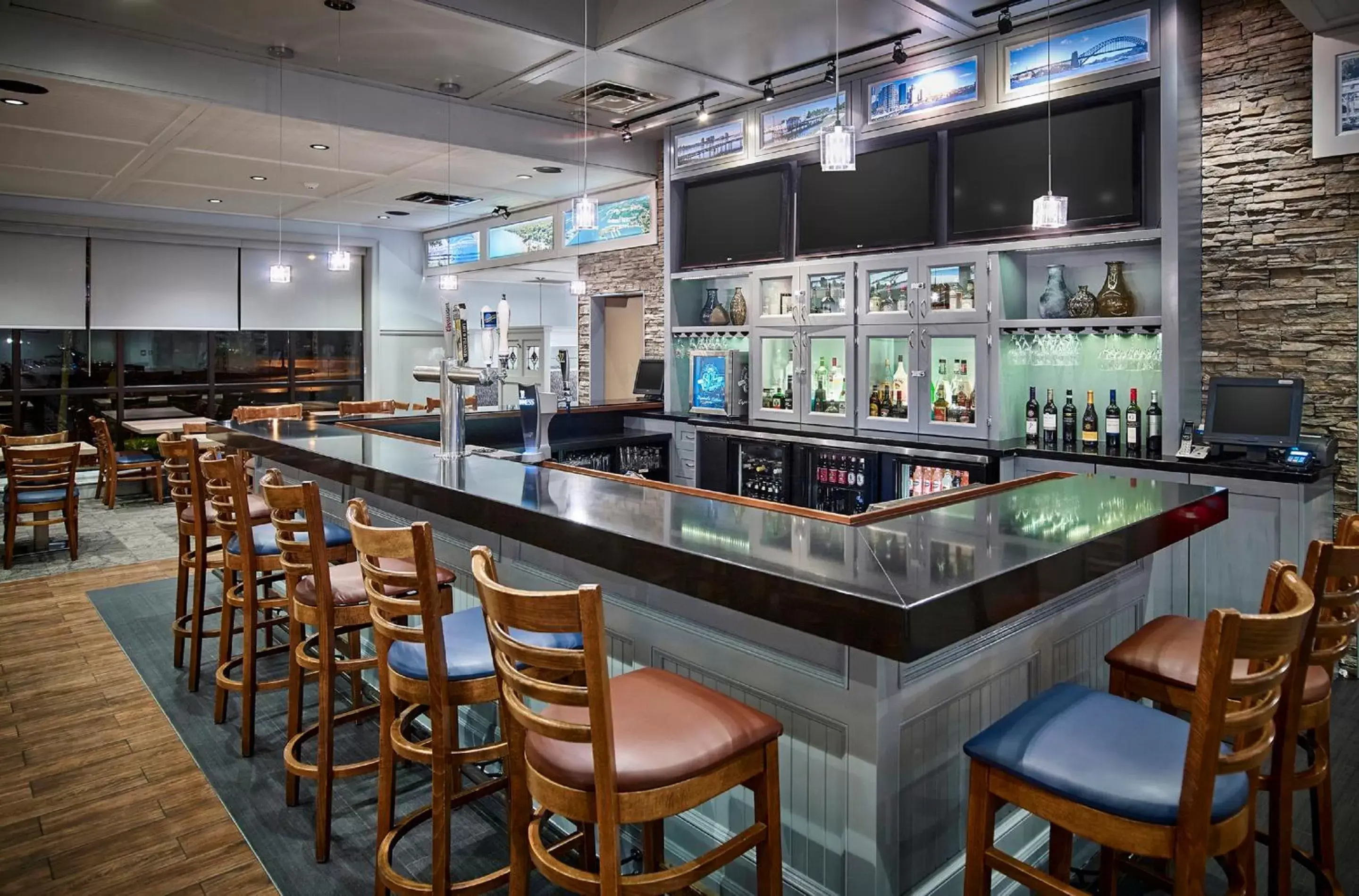 Restaurant/places to eat in Best Western Plus Guildwood Inn Restaurant/places to eat in Best Western Plus Guildwood Inn