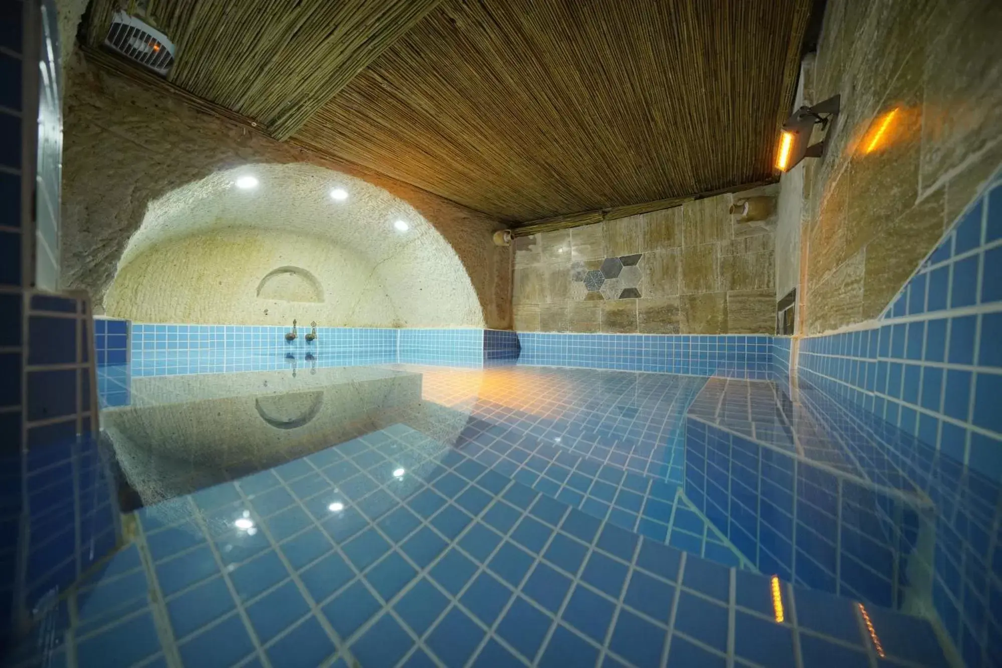 Swimming pool, Bathroom in Cappadocia Nar Cave House & Hot Swimming Pool