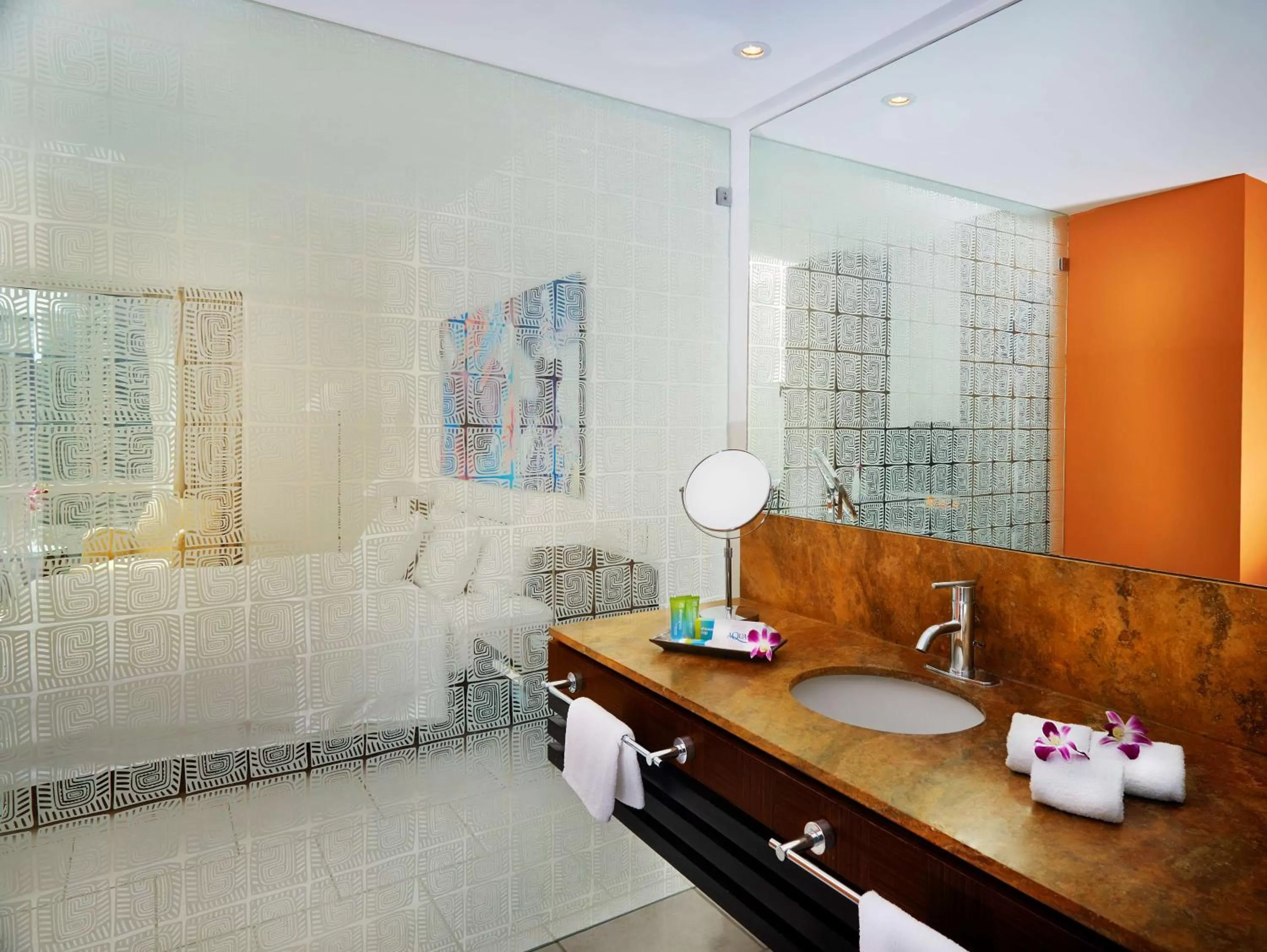 Bathroom in Decapolis Hotel Panama City