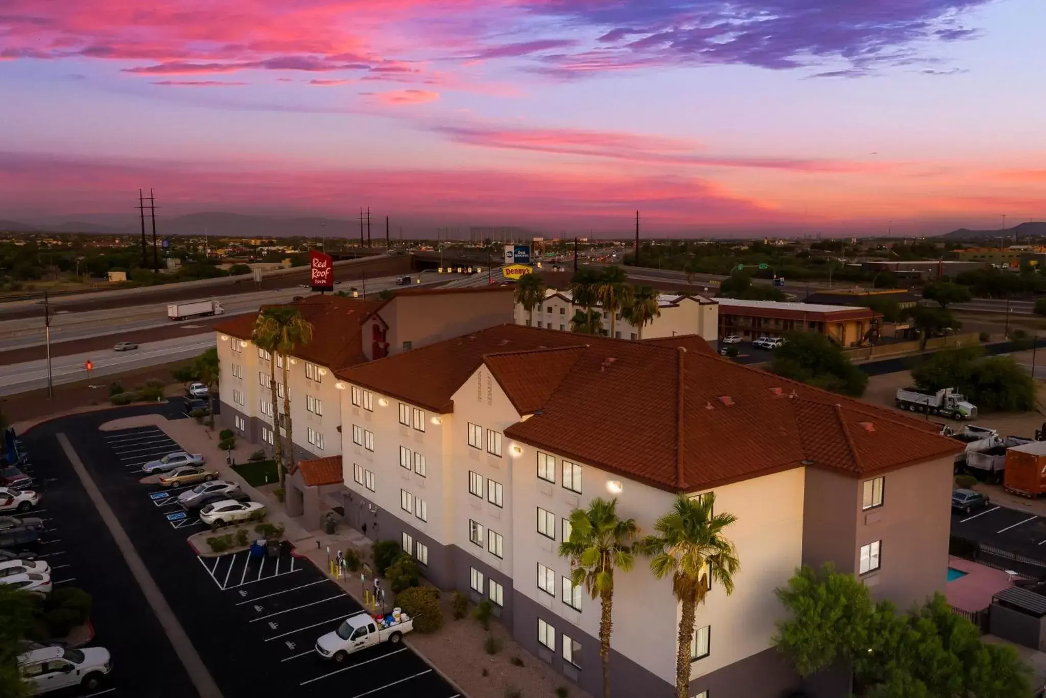 Property building, Bird's-eye View in Red Roof Inn Tucson North - Marana