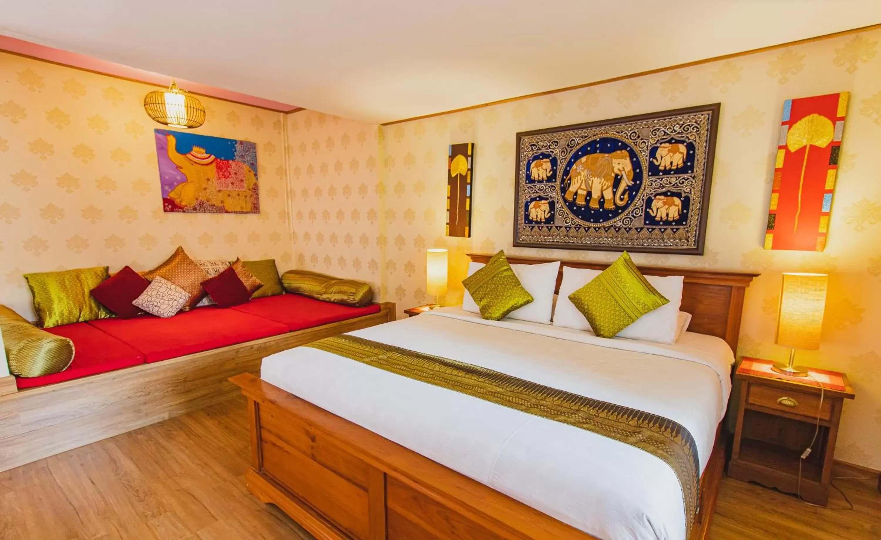 Deluxe Room in Joy's House & Tour Deluxe Room in Joy's House & Tour