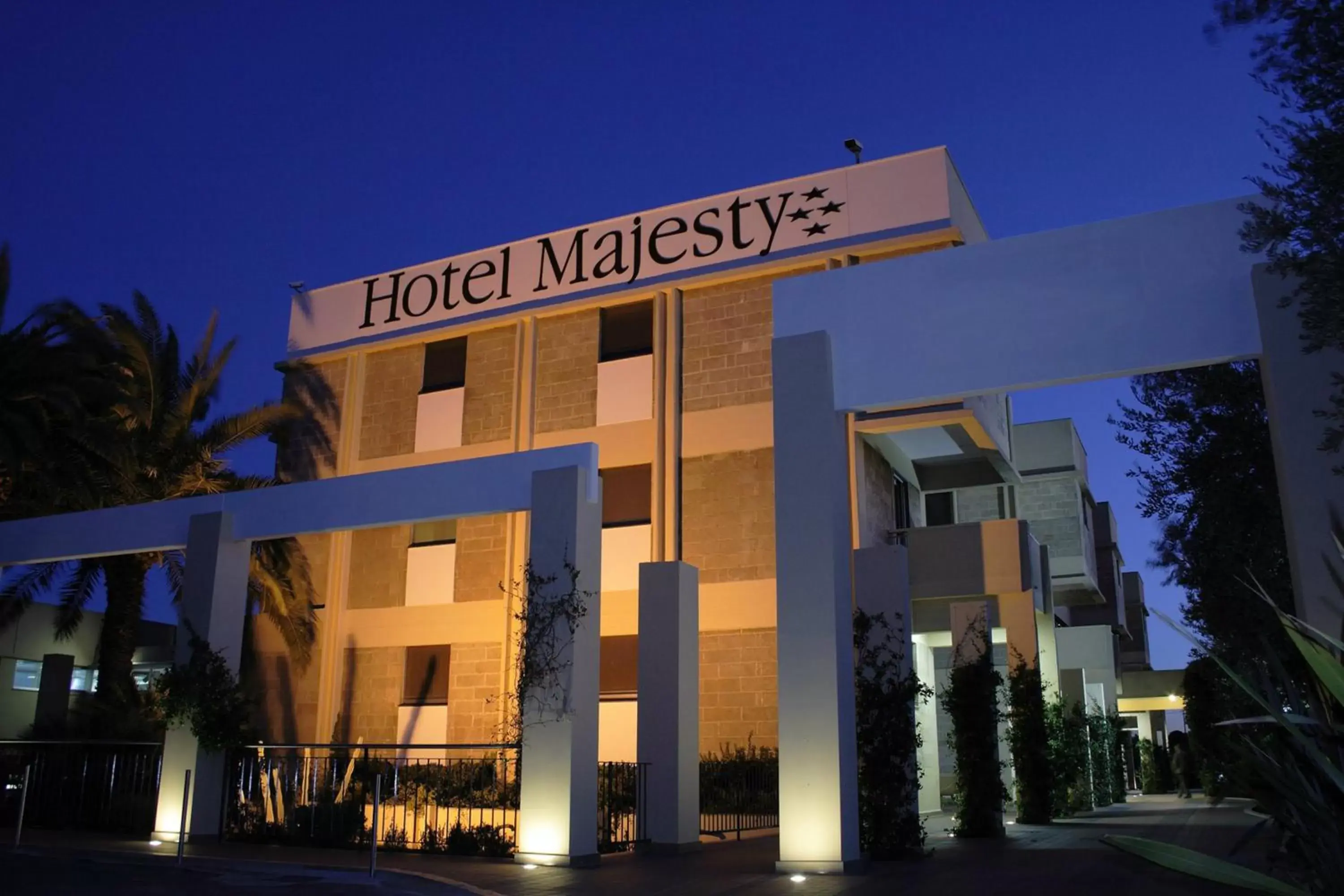 Facade/entrance, Property Building in Hotel Majesty Bari